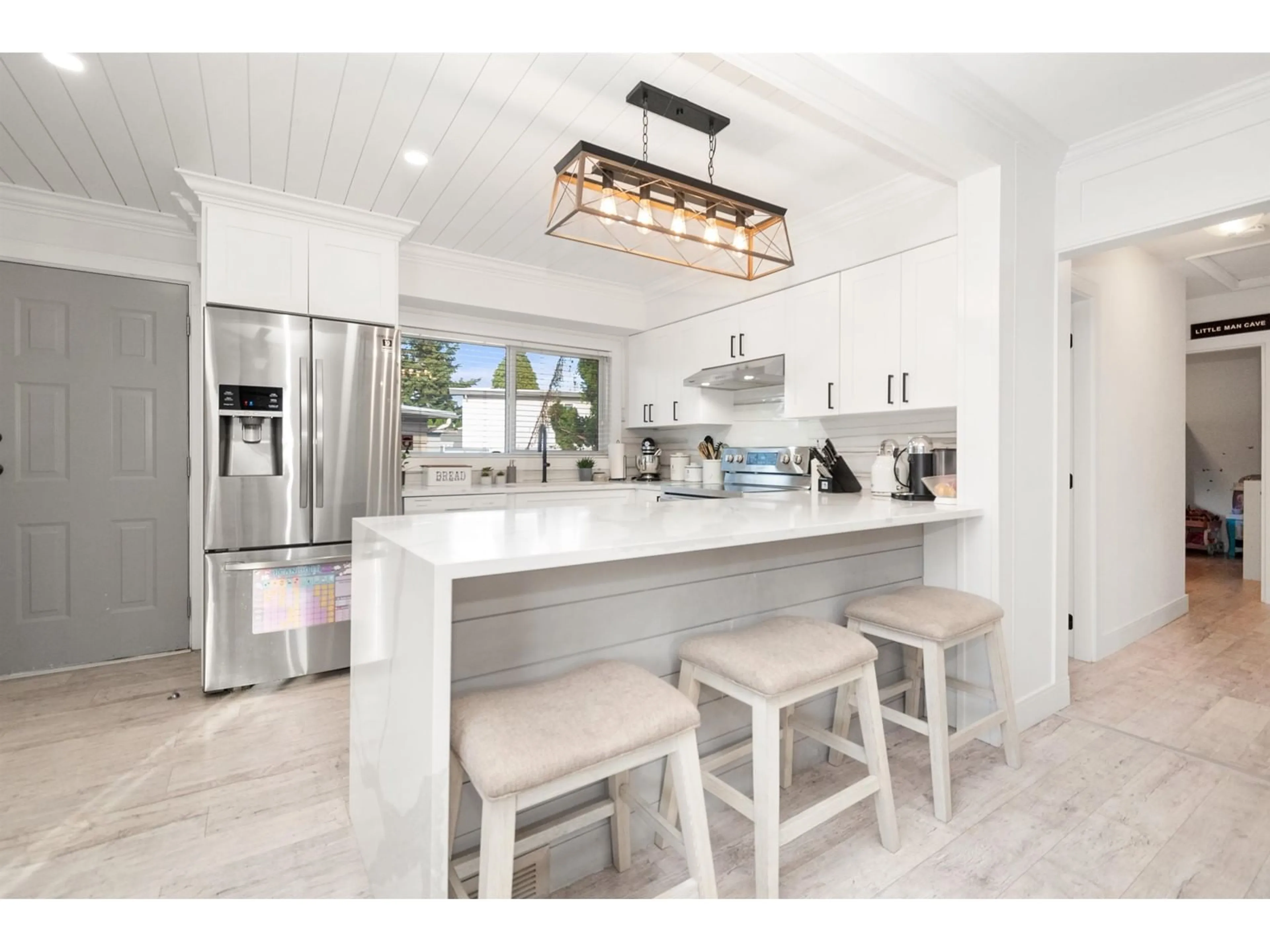 Open concept kitchen, ceramic/tile floor for 2 - 46151 BROOKS AVENUE, Chilliwack British Columbia V2P1C2