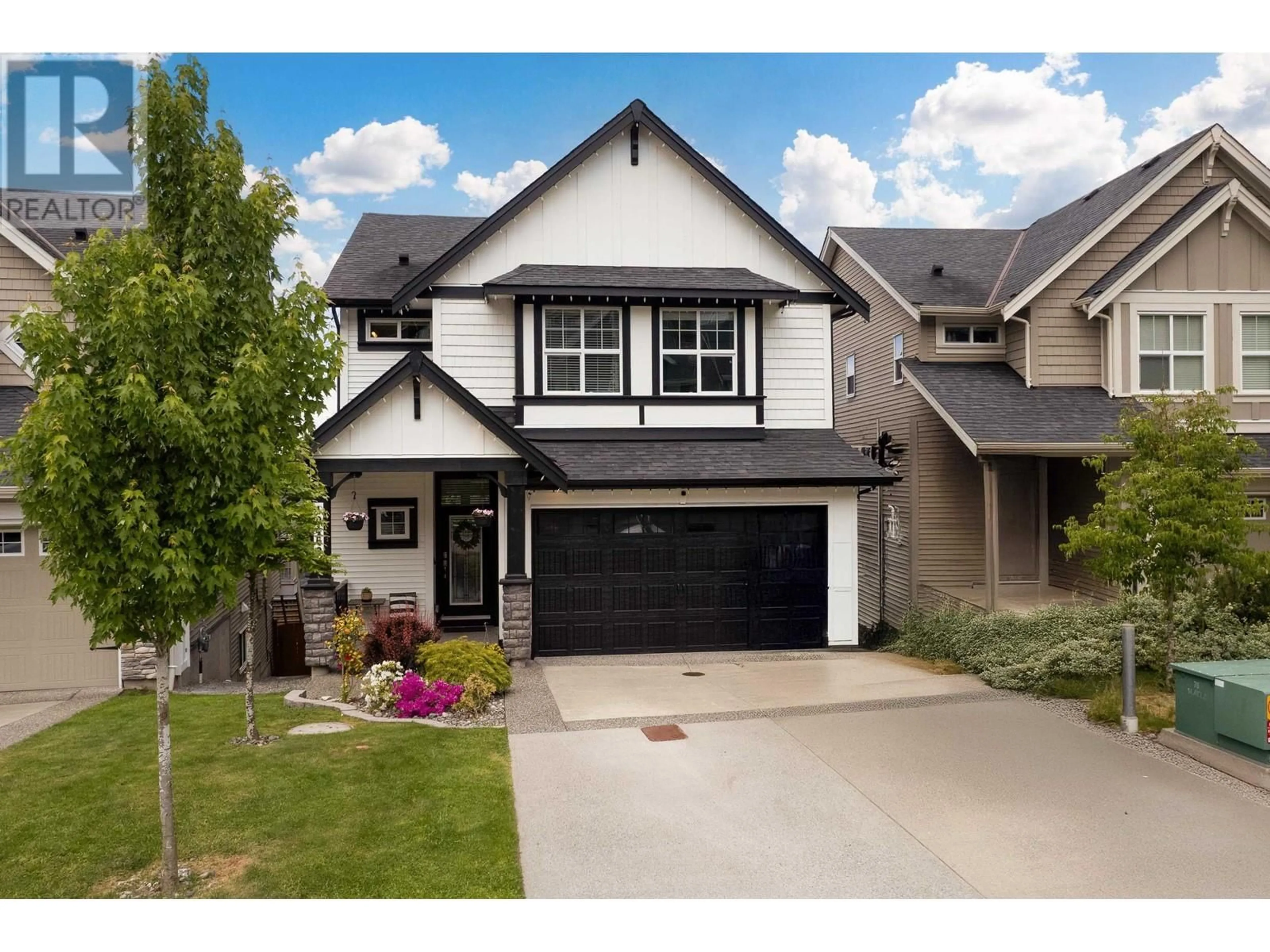 Home with vinyl exterior material, street for 10469 MCEACHERN STREET, Maple Ridge British Columbia V2W0H8