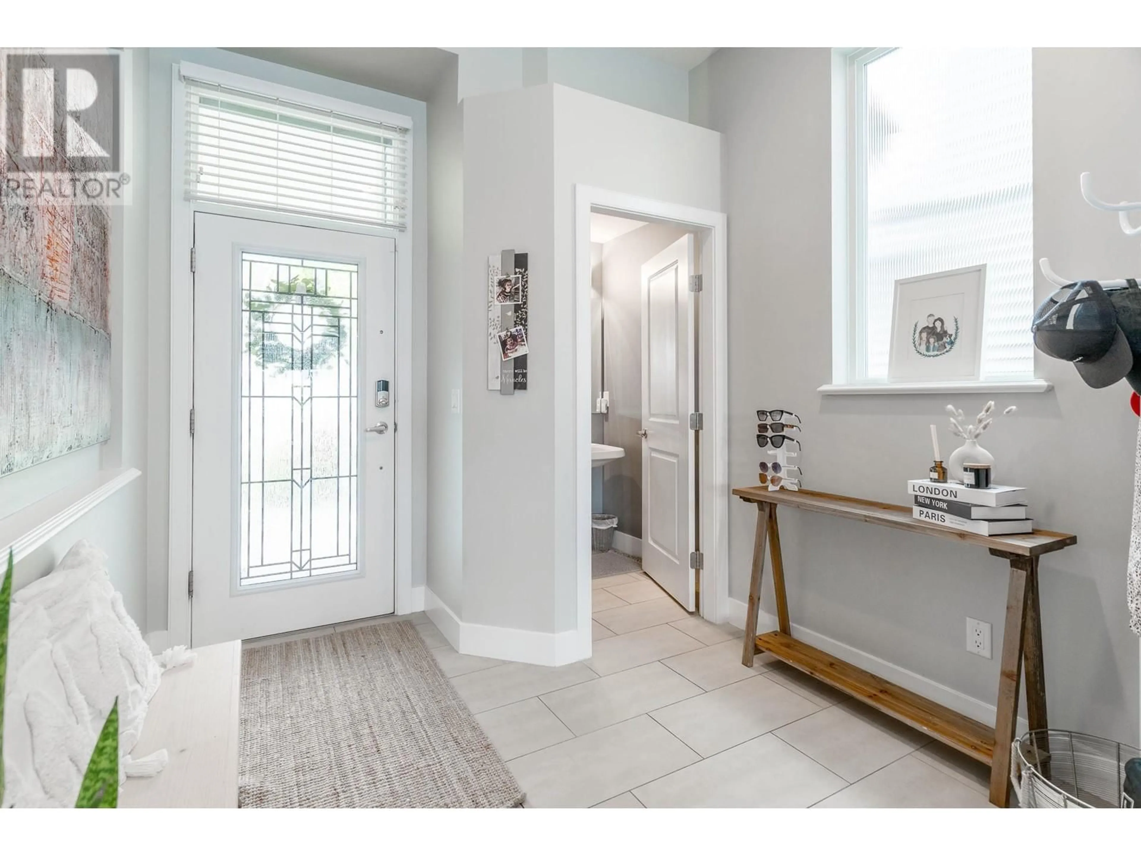 Indoor entryway for 10469 MCEACHERN STREET, Maple Ridge British Columbia V2W0H8