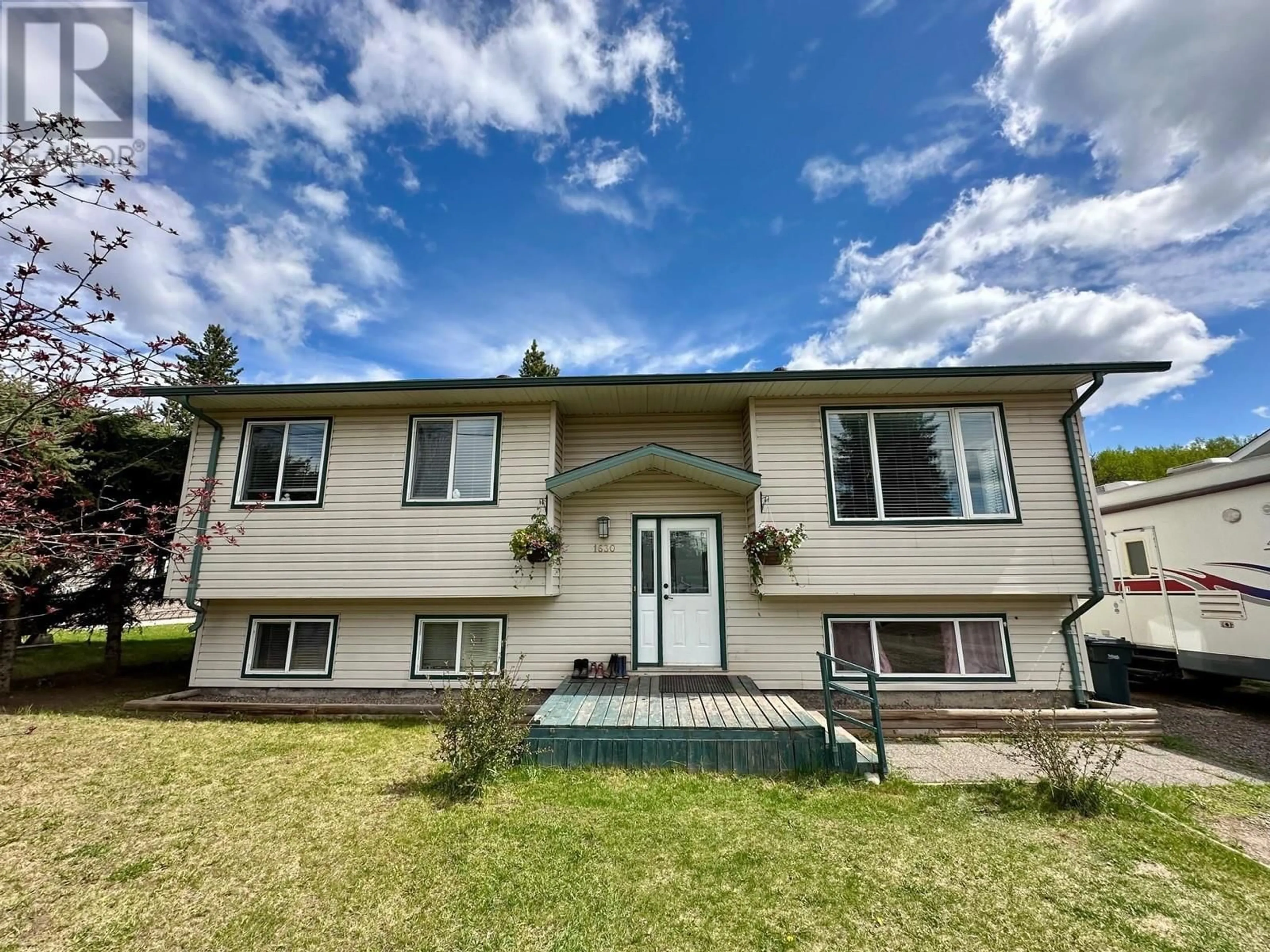 Home with vinyl exterior material, unknown for 1630 TELEGRAPH STREET, Telkwa British Columbia V0J2X0