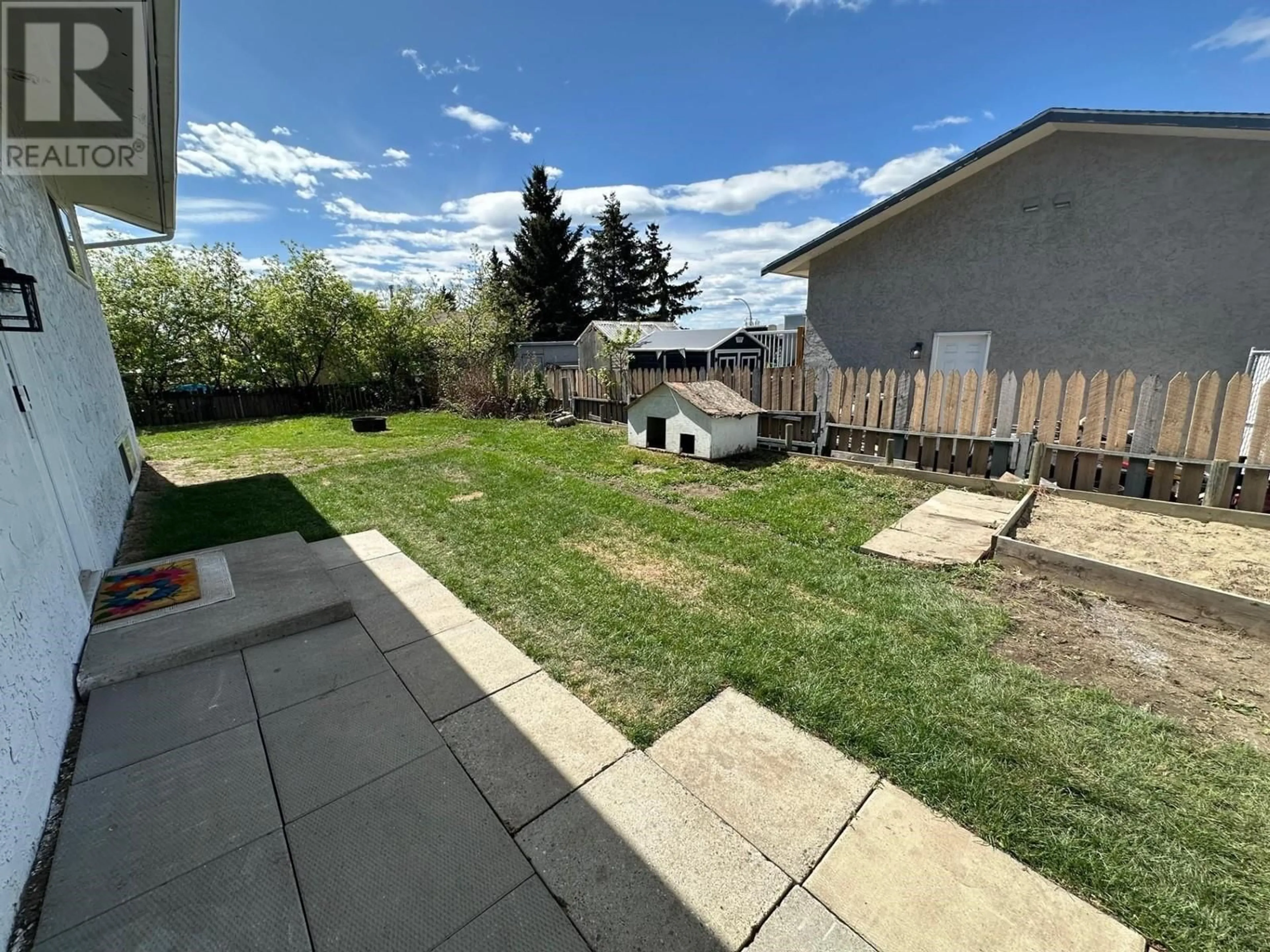 Patio, unknown for 9207 99 AVENUE, Fort St. John British Columbia V1J5S3