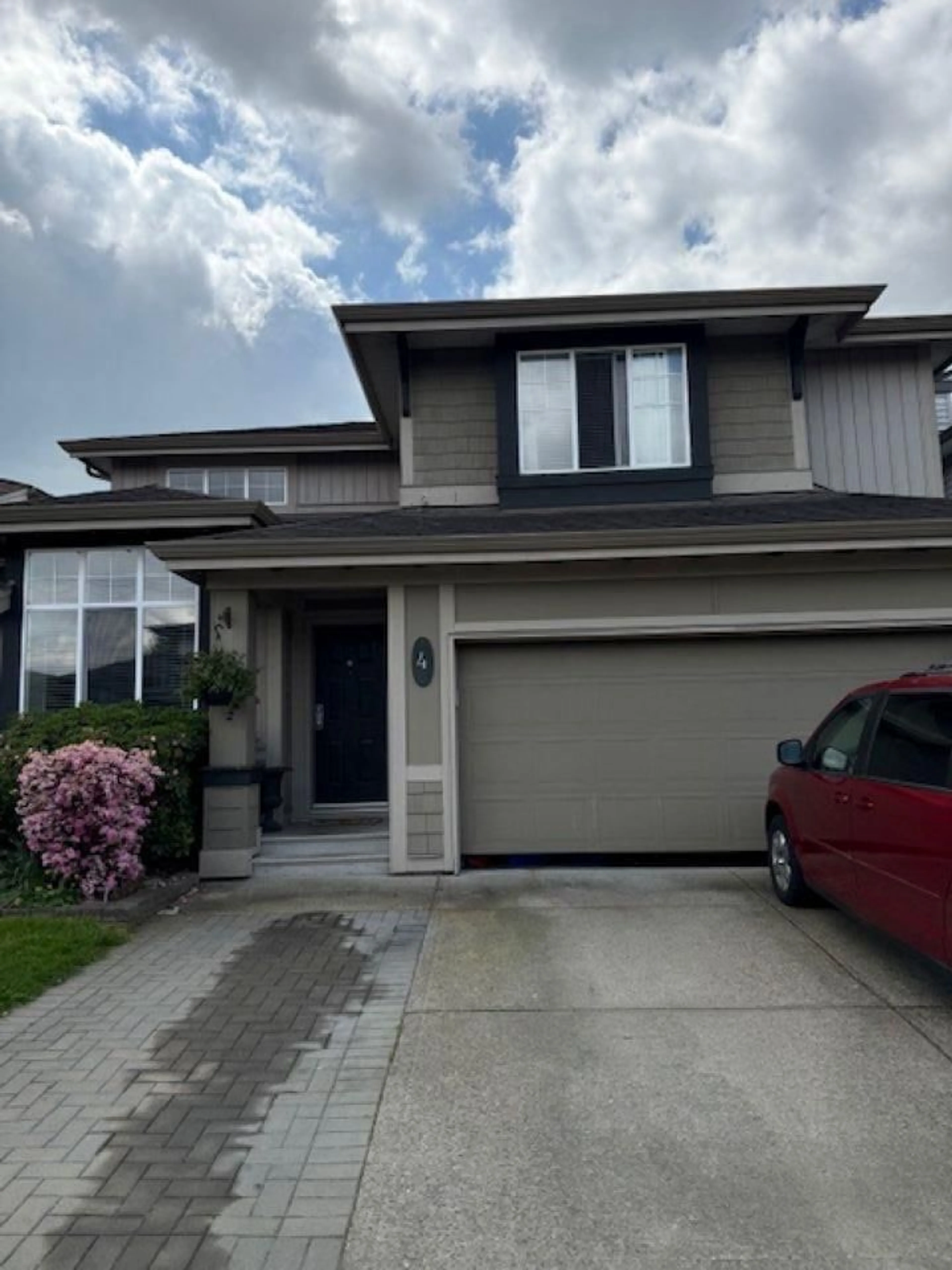 Home with vinyl exterior material, street for 4 - 20292 96, Langley British Columbia V1M4B6