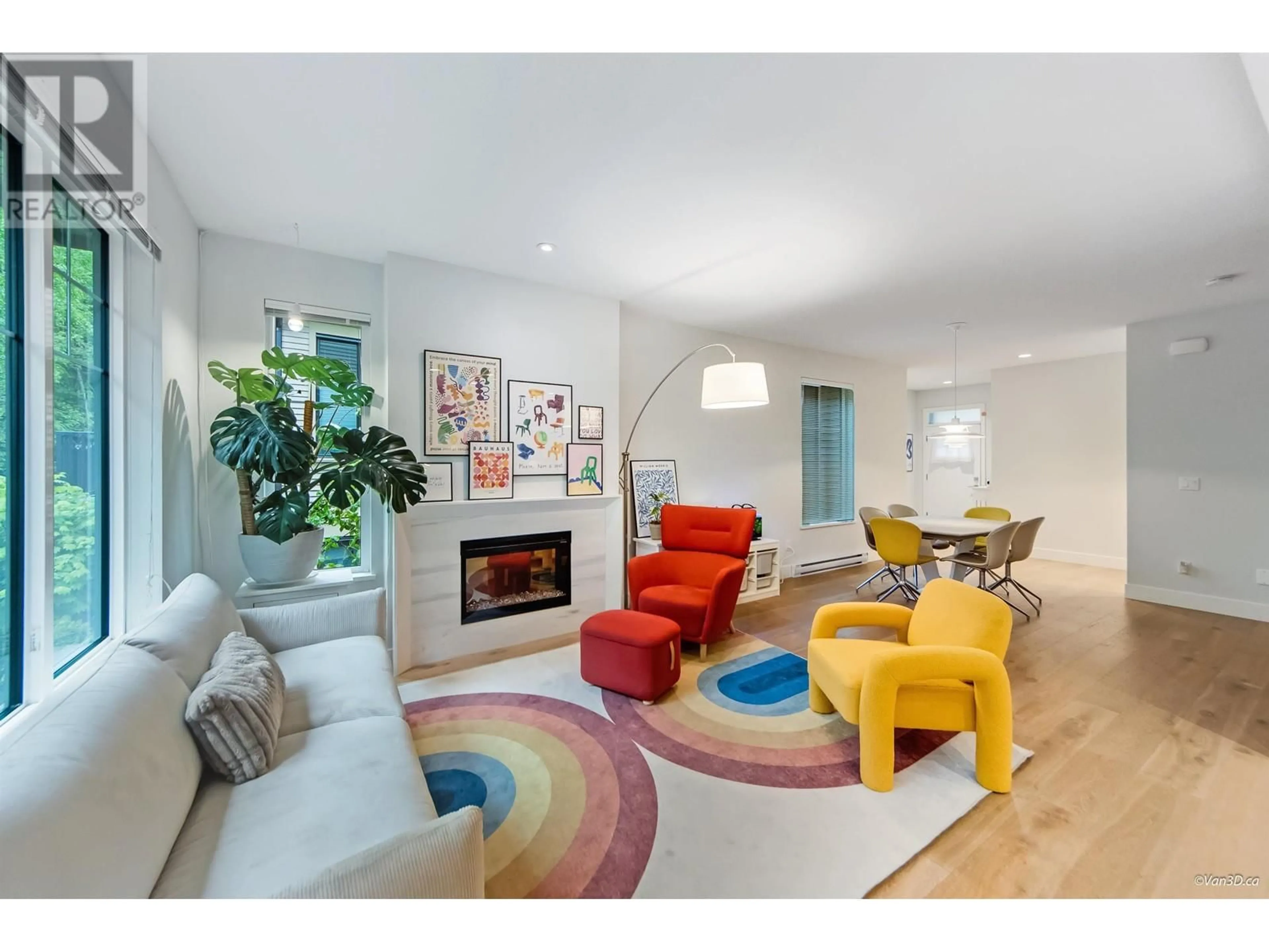 Living room with furniture, unknown for 37 - 3306 PRINCETON AVENUE, Coquitlam British Columbia V3E0M9