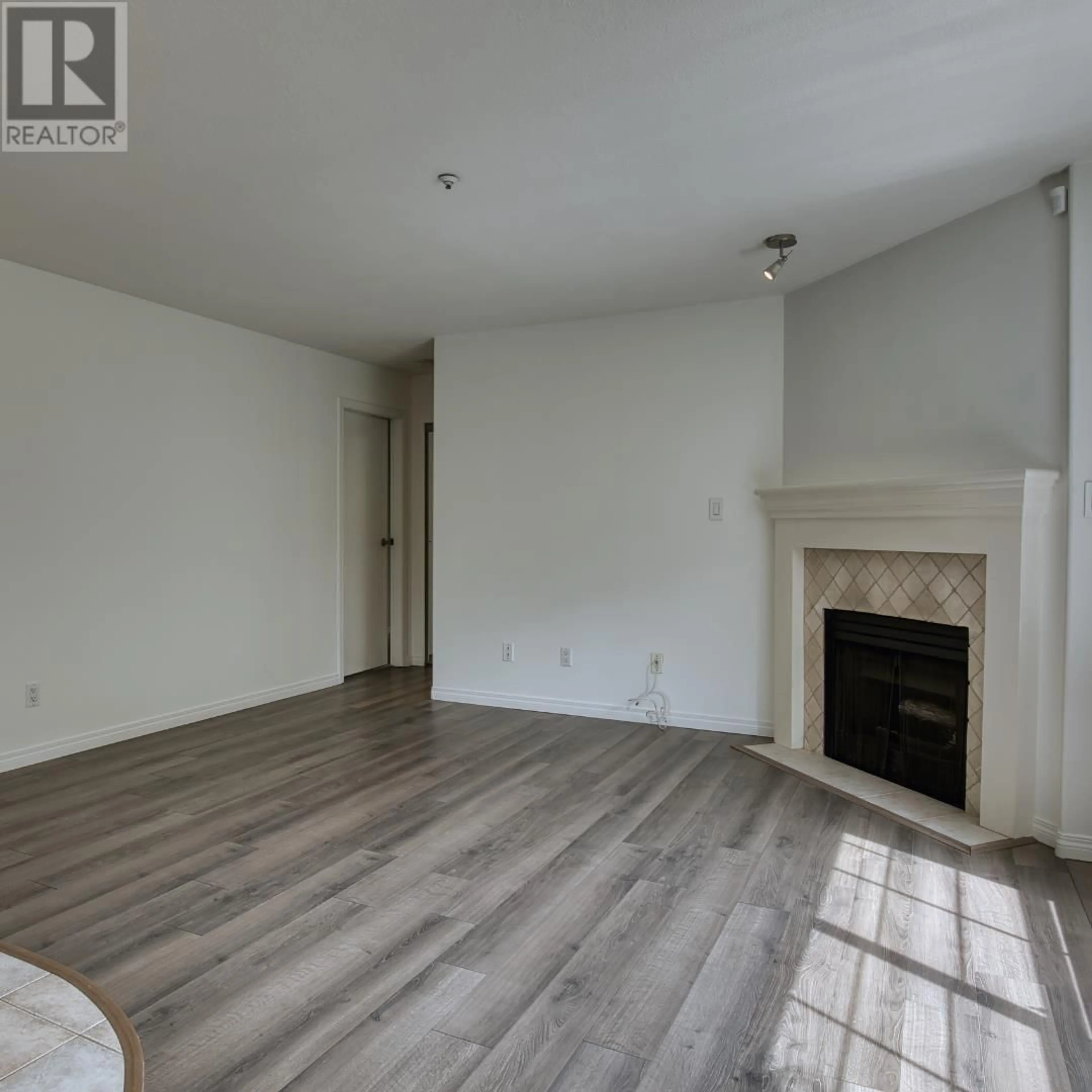A pic of a room for 105 - 1950 11TH AVENUE, Vancouver British Columbia V5N1Z2