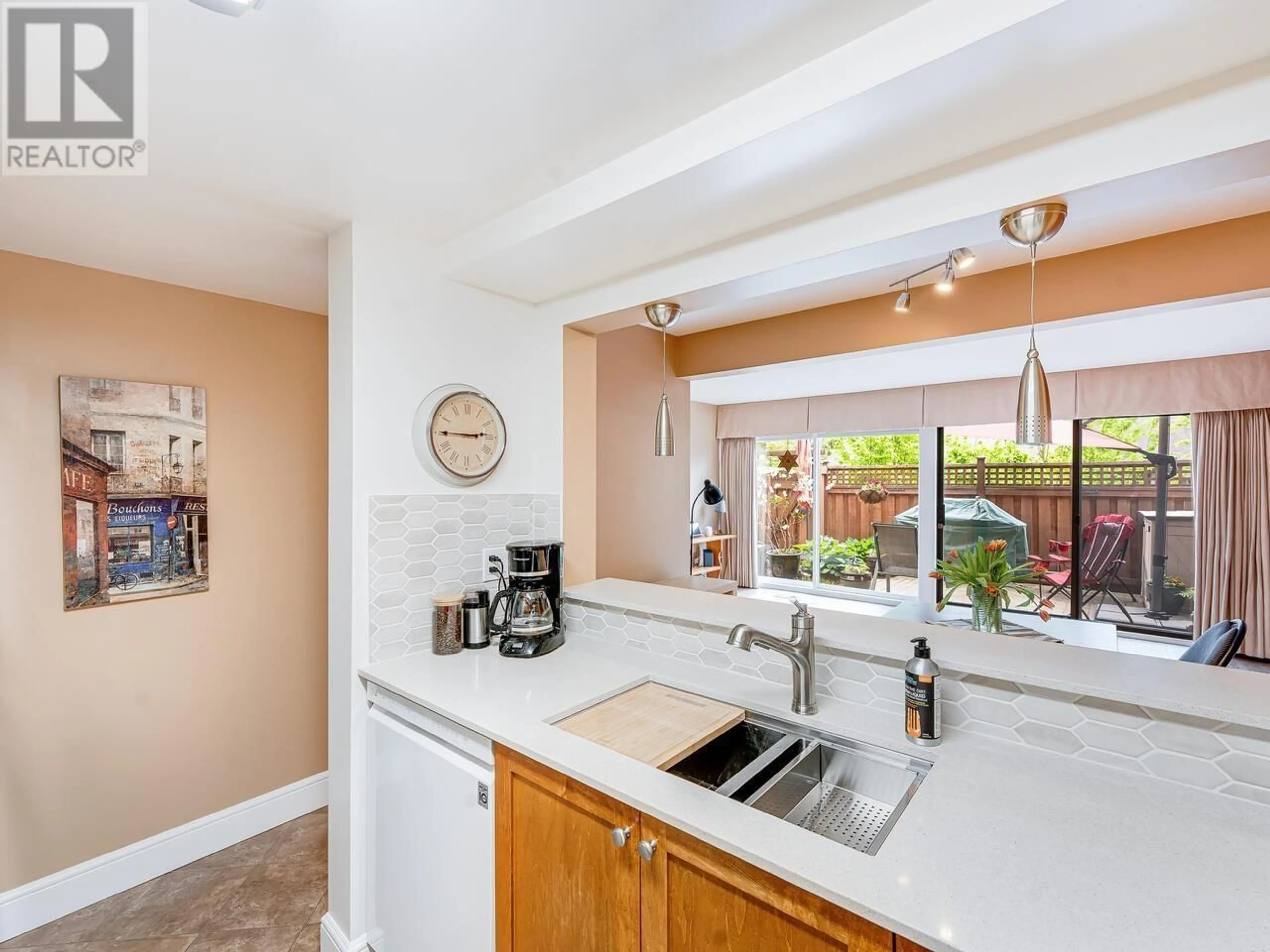 Open concept kitchen, ceramic/tile floor for 9023 LYRA PLACE, Burnaby British Columbia V3J1A9