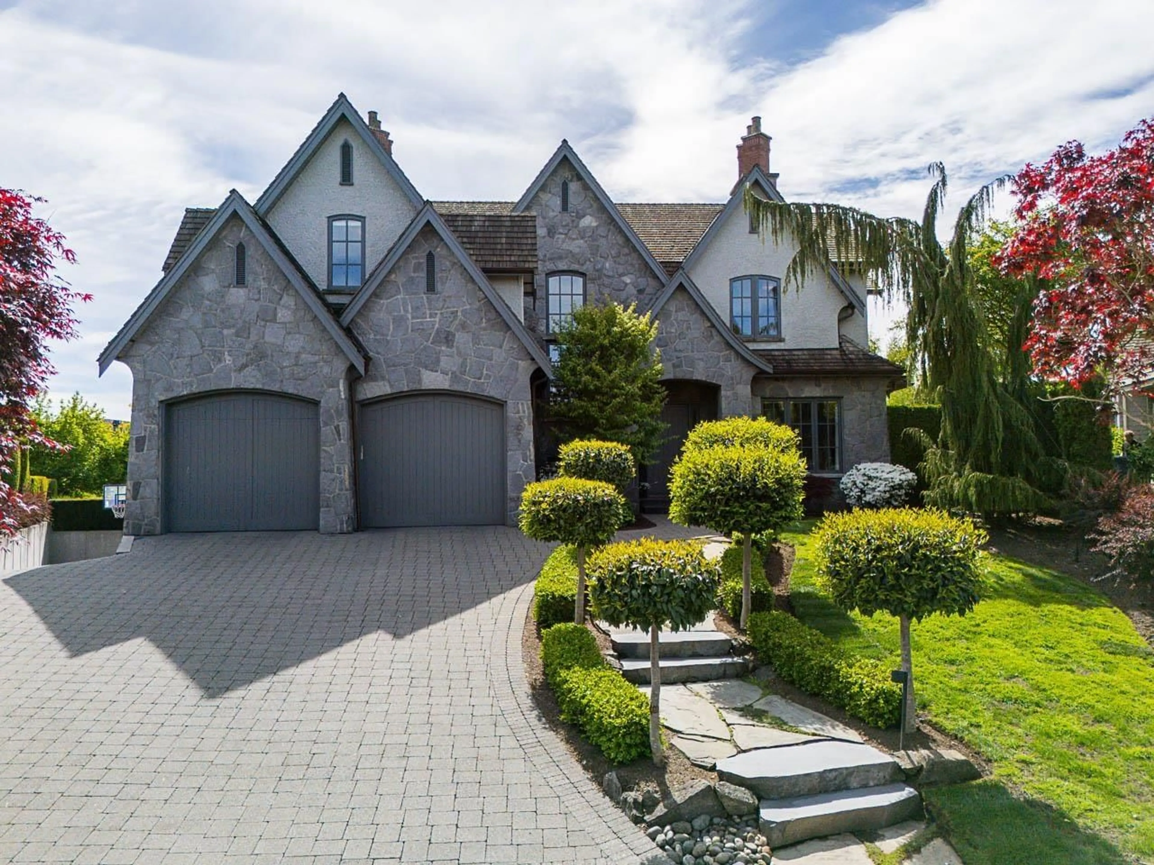 A pic from outside/outdoor area/front of a property/back of a property/a pic from drone, street for 3905 159, Surrey British Columbia V3Z0Y3