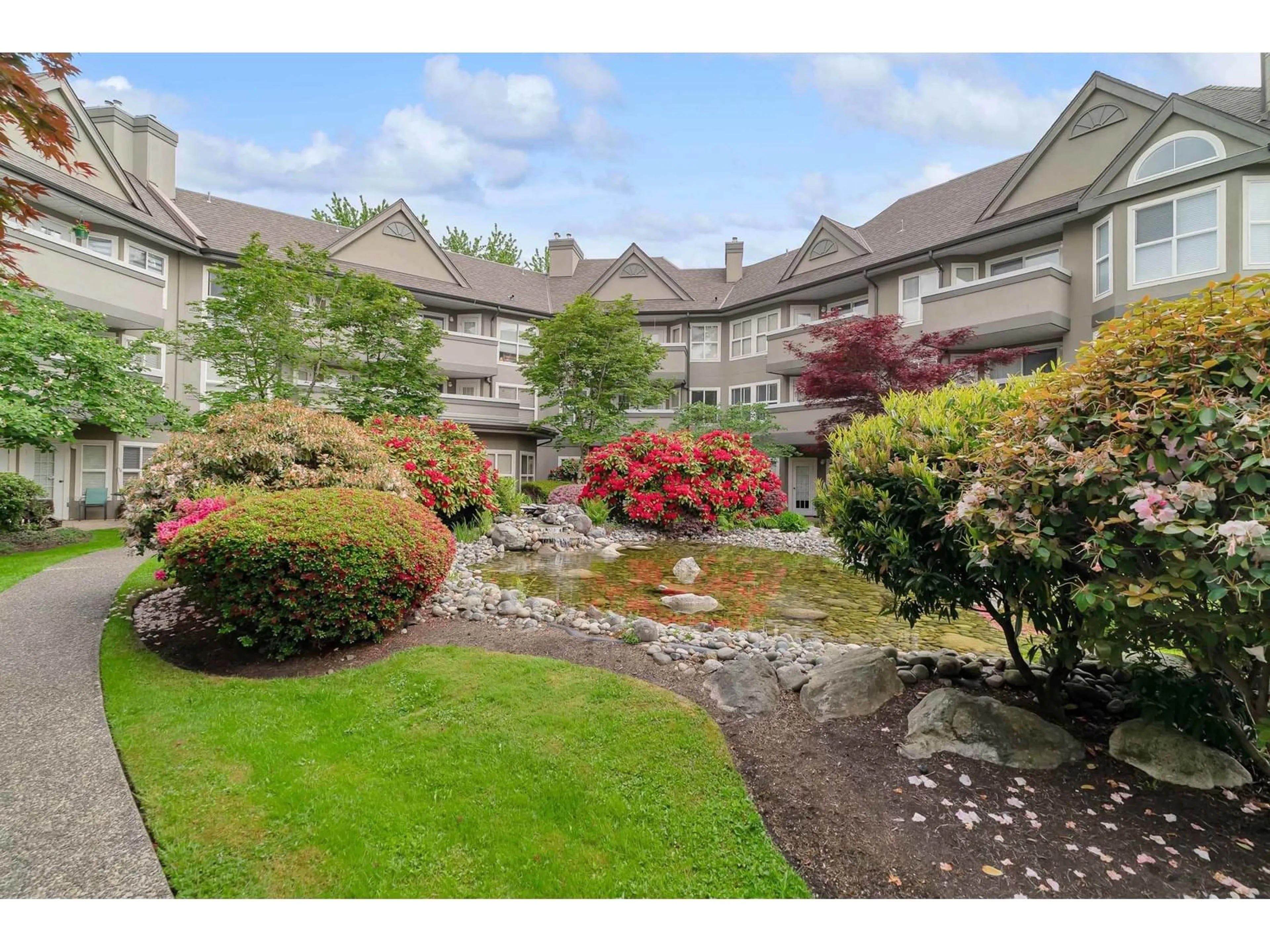 Patio, mountain view for 112 - 12088 66, Surrey British Columbia V3W1Z9