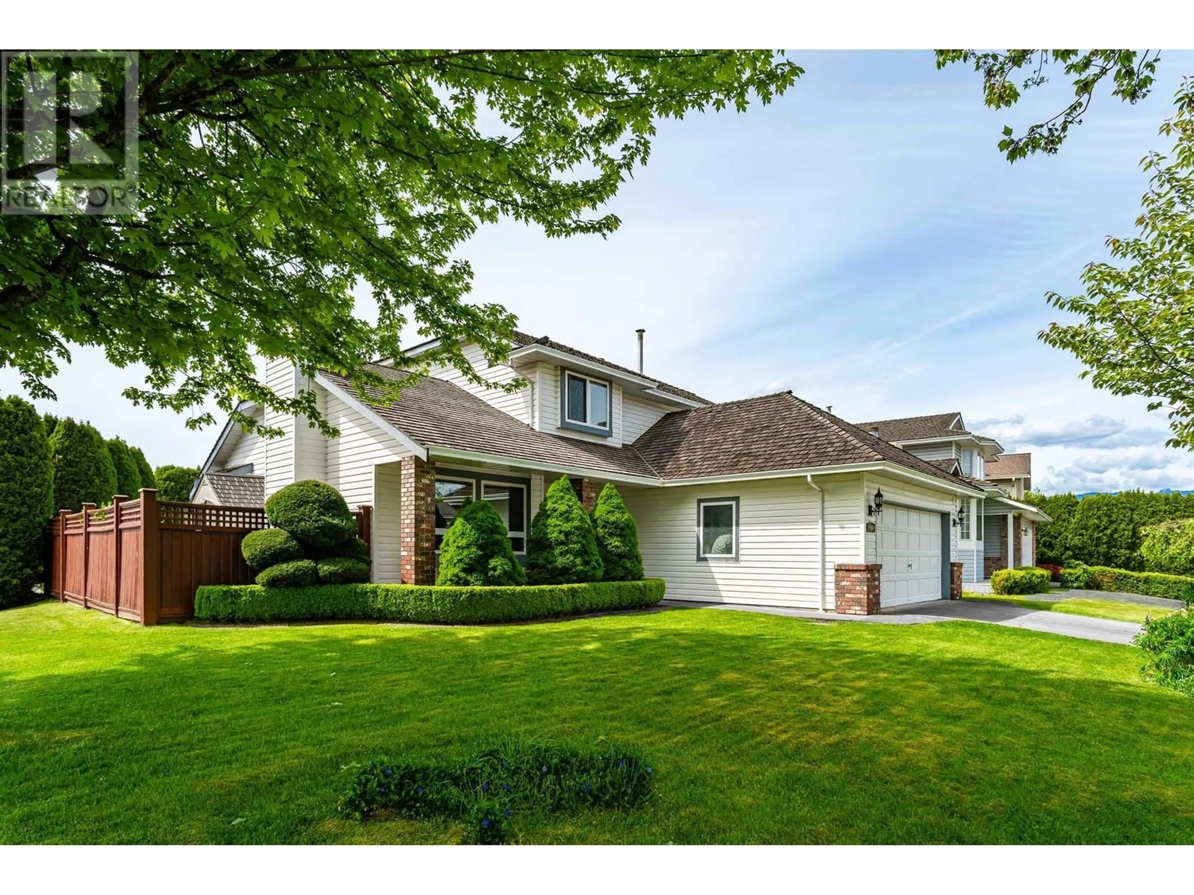 Home with vinyl exterior material, street for 19660 SOMERSET DRIVE, Pitt Meadows British Columbia V3Y2E2
