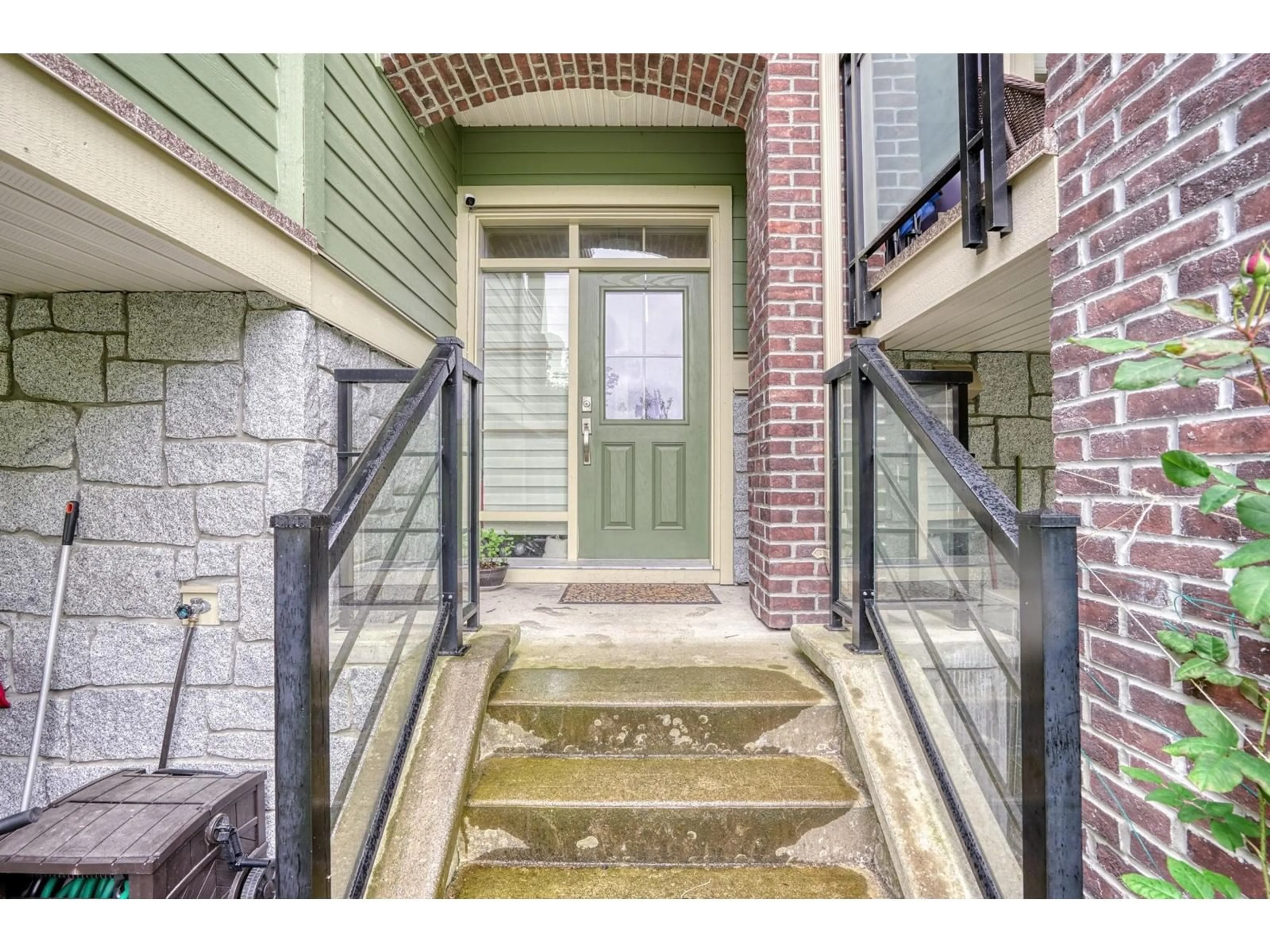 Indoor entryway for 5770 MITCHELL STREET, Chilliwack British Columbia V2R0P2