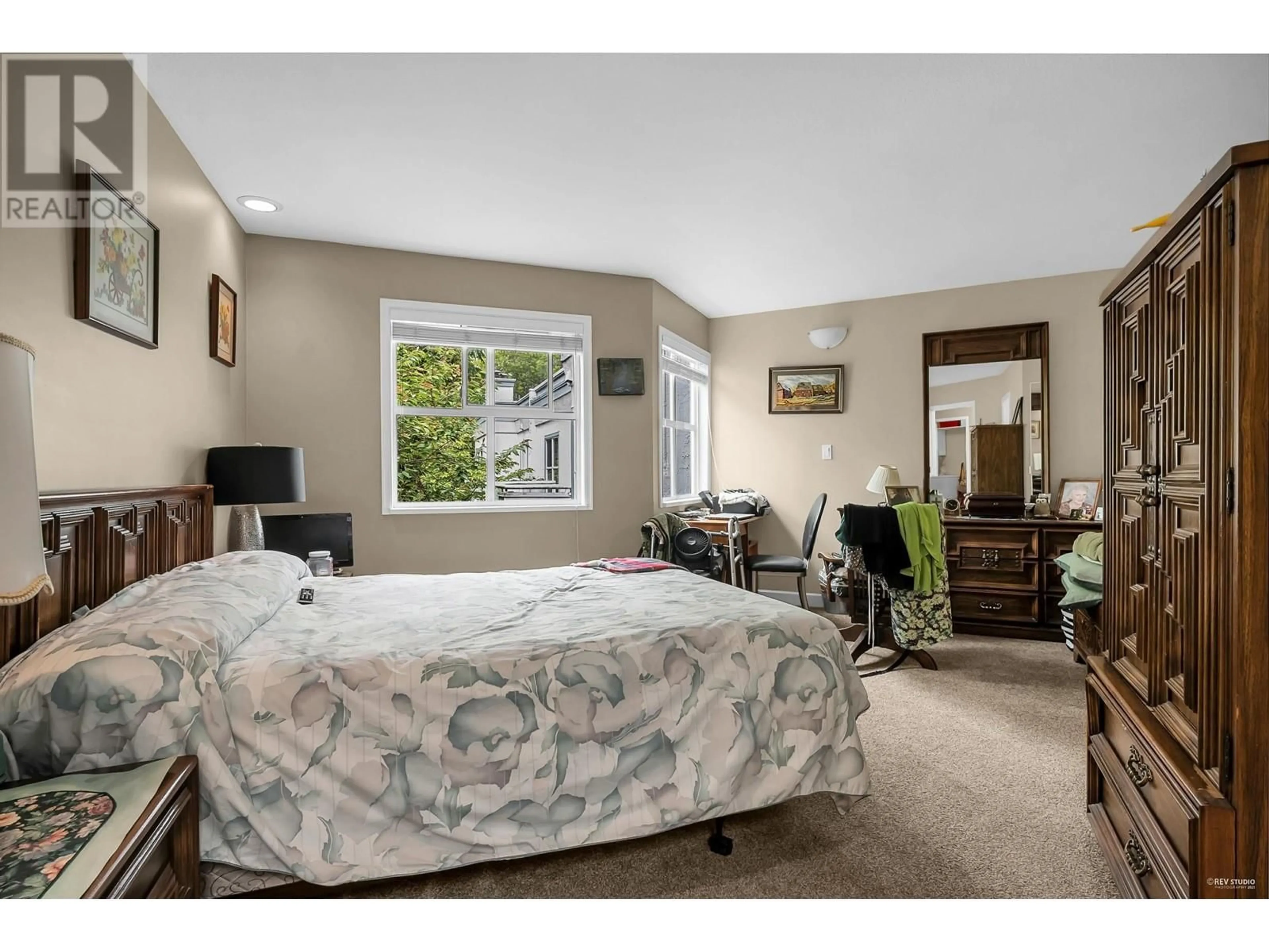 A pic of a room for 339 - 5695 CHAFFEY AVENUE, Burnaby British Columbia V5H2S1