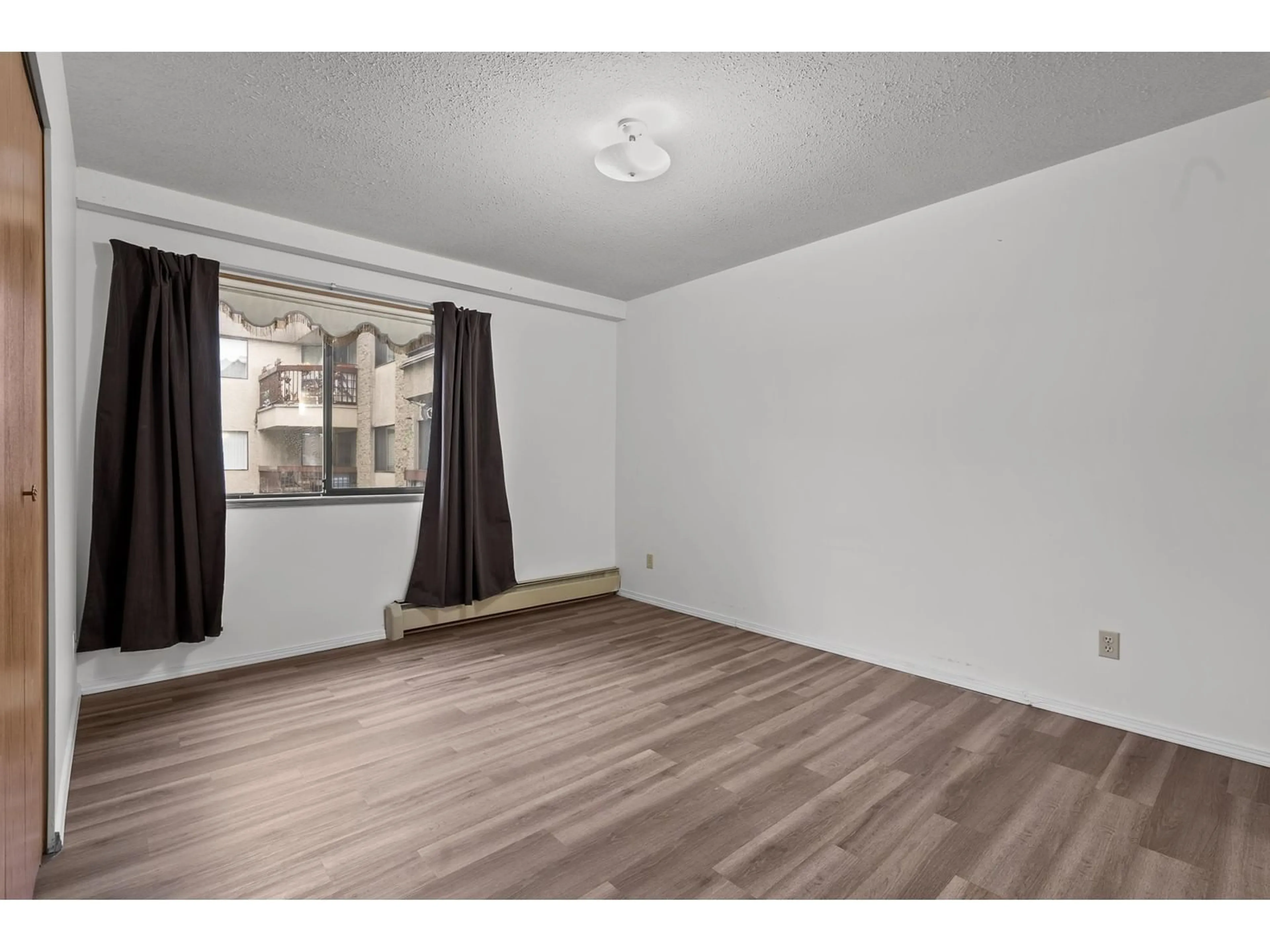 A pic of a room for 235 - 31955 OLD YALE, Abbotsford British Columbia V2T4N1