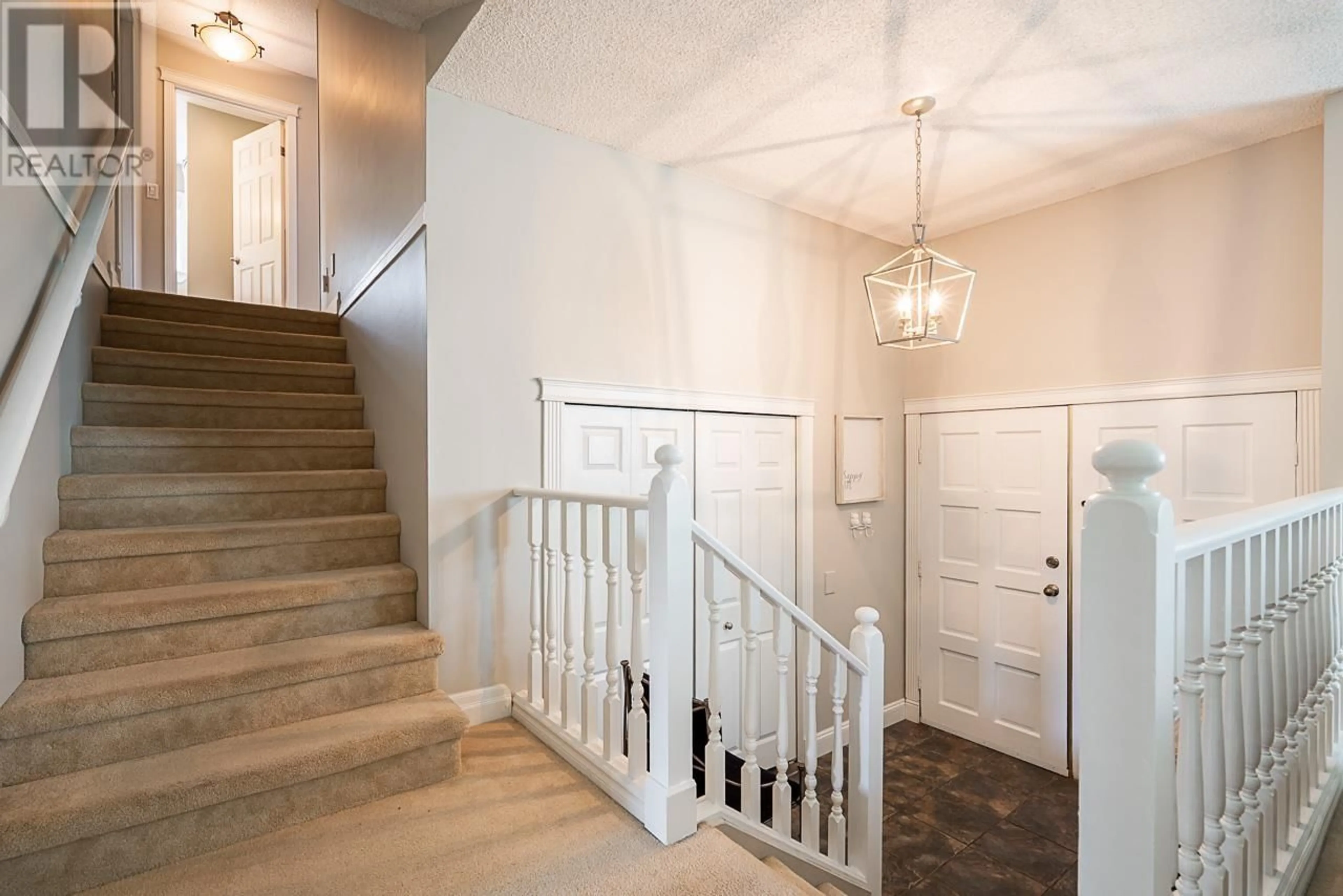 Indoor entryway for 20685 125 AVENUE, Maple Ridge British Columbia V2X8N9