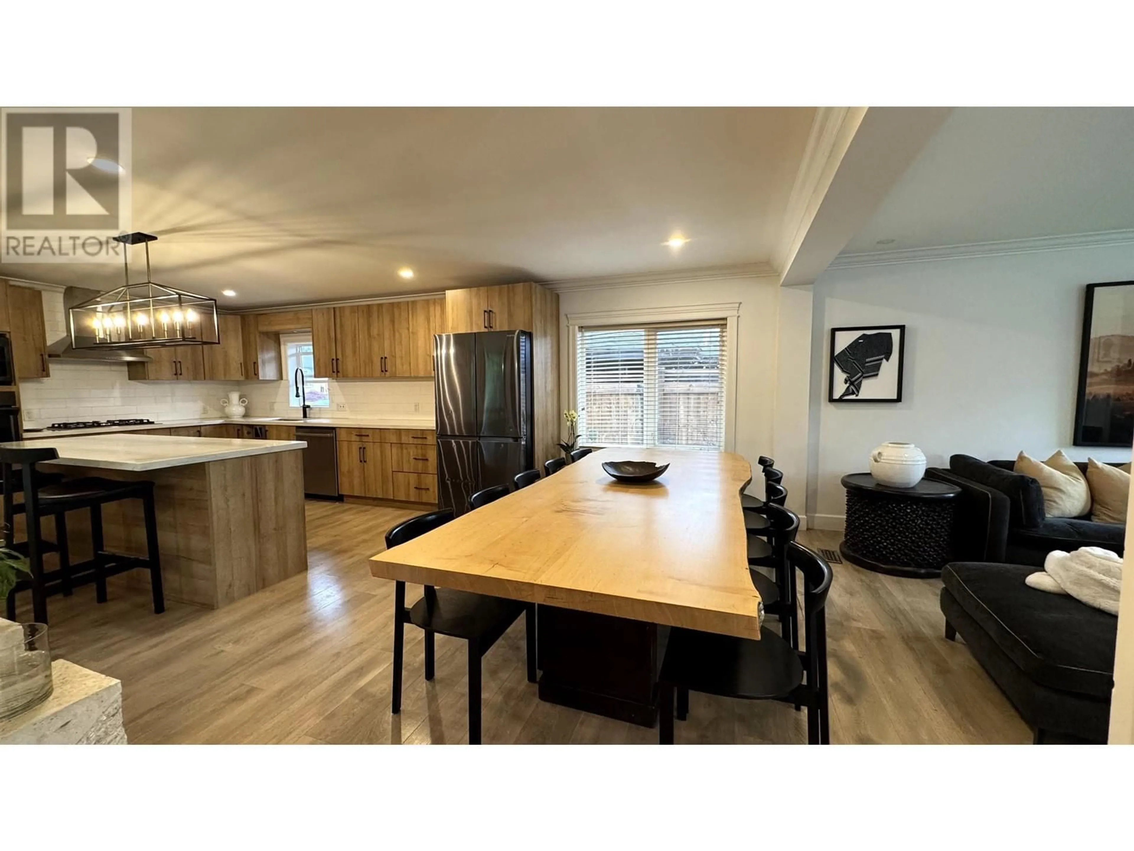 Open concept kitchen, wood/laminate floor for 21673 EXETER AVENUE, Maple Ridge British Columbia V2X4M9