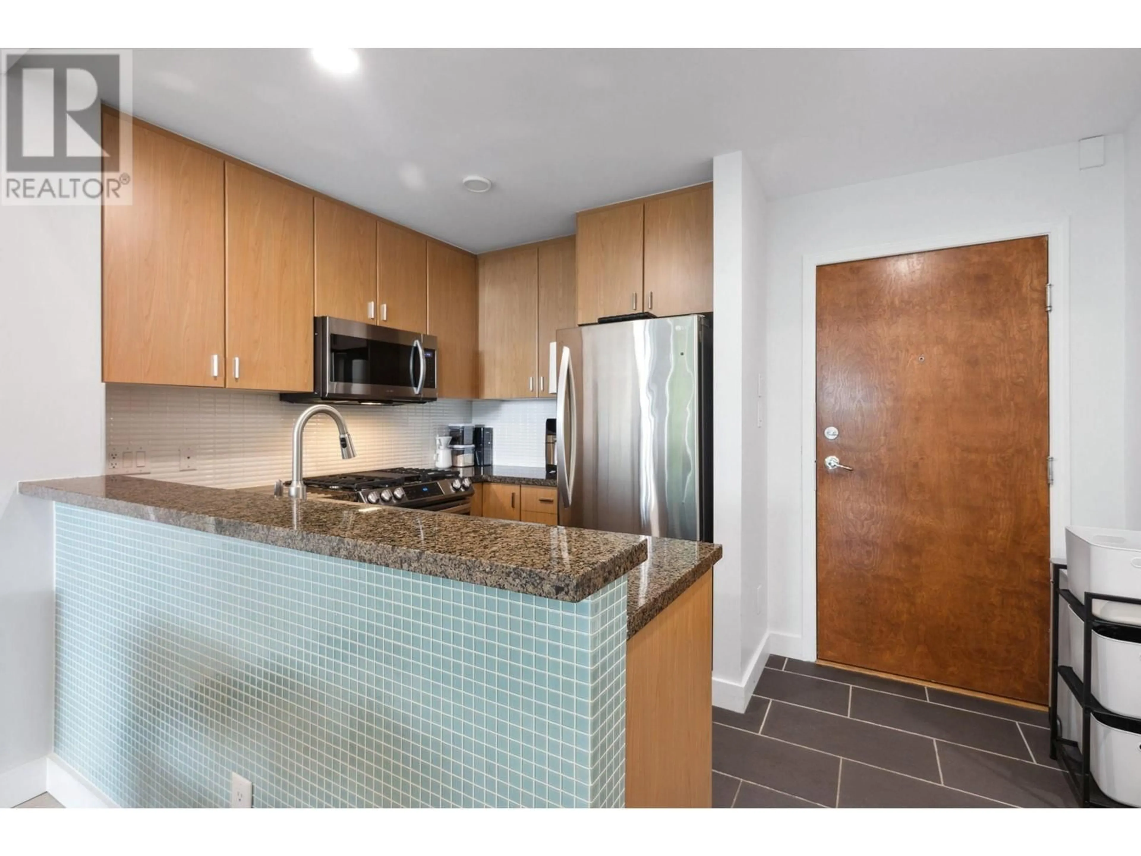 Standard kitchen, ceramic/tile floor for 402 - 6888 SOUTHPOINT DRIVE, Burnaby British Columbia V3N5E3