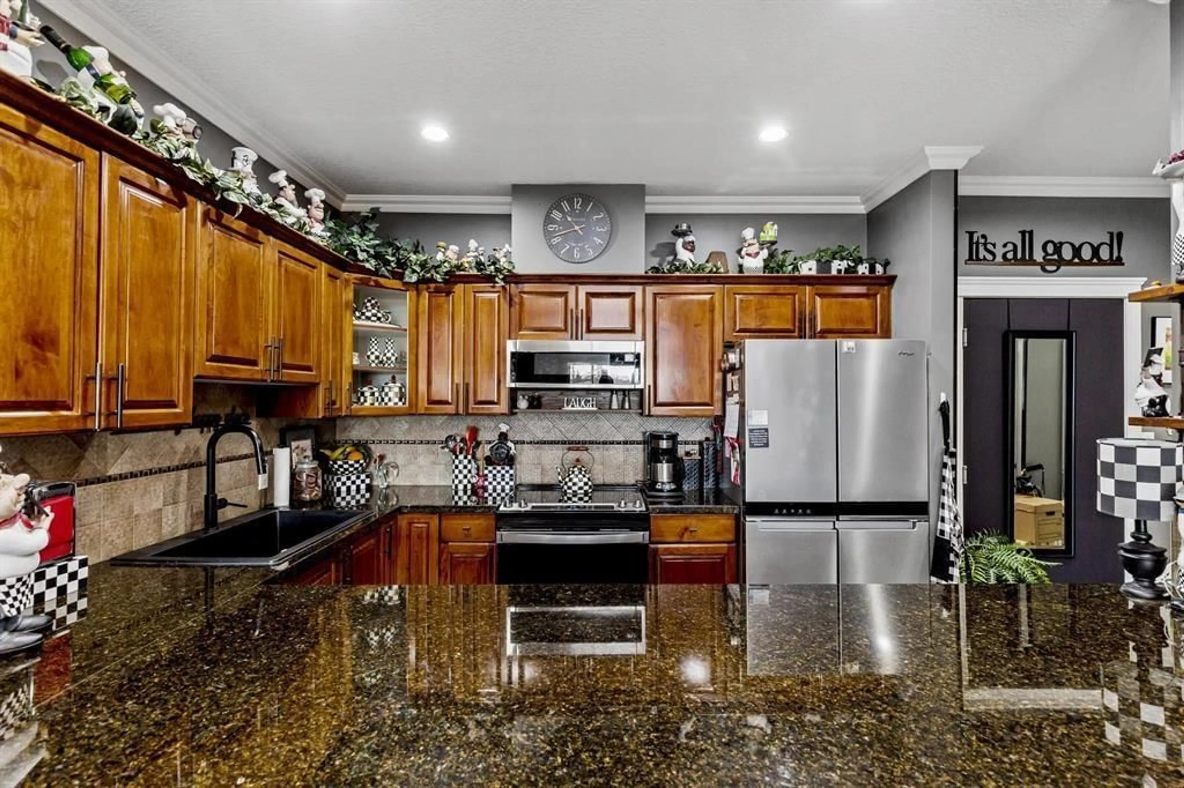 Open concept kitchen, ceramic/tile floor for B306 - 33755 7, Mission British Columbia V2V0A4