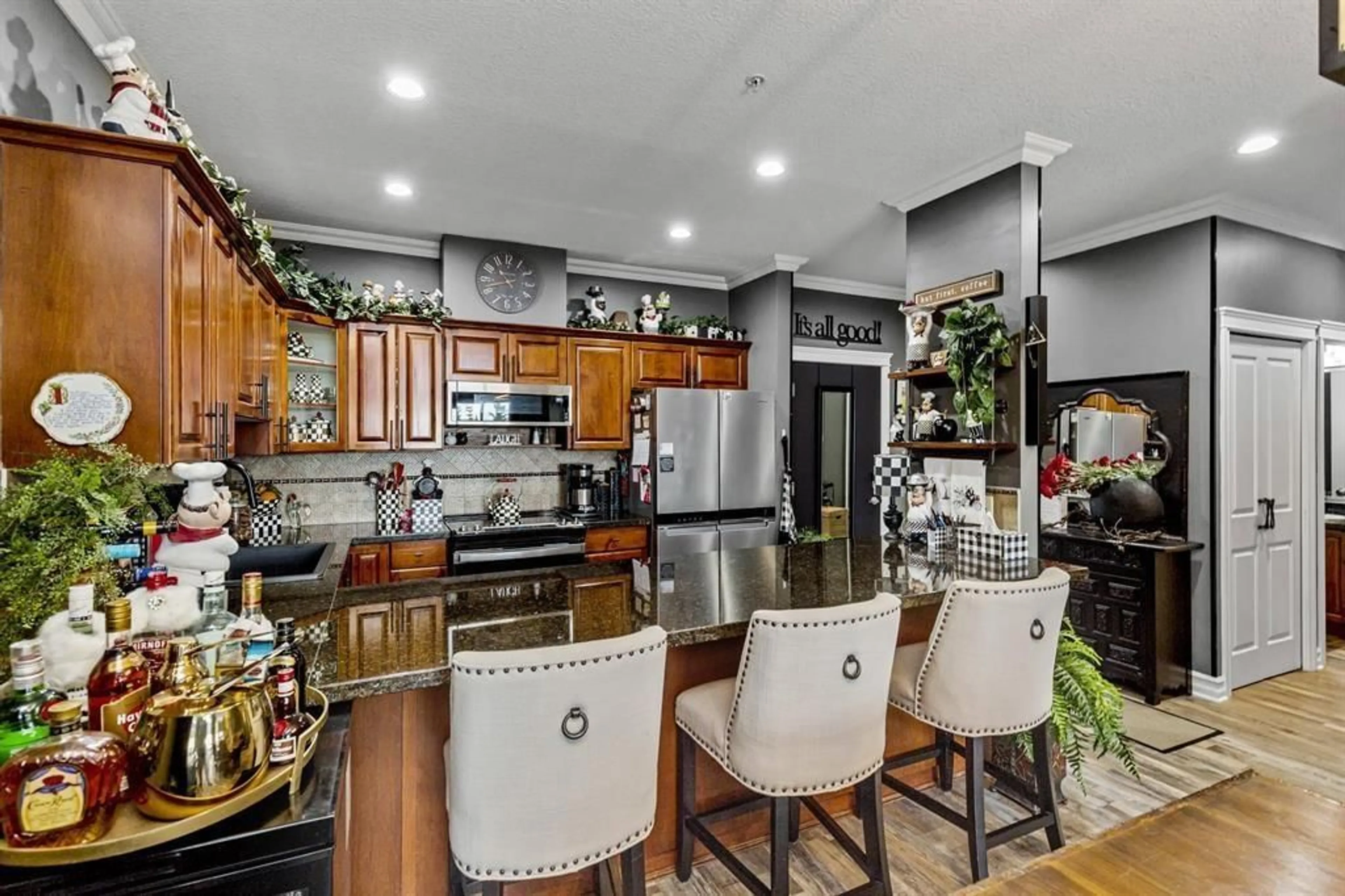 Open concept kitchen, unknown for B306 - 33755 7, Mission British Columbia V2V0A4
