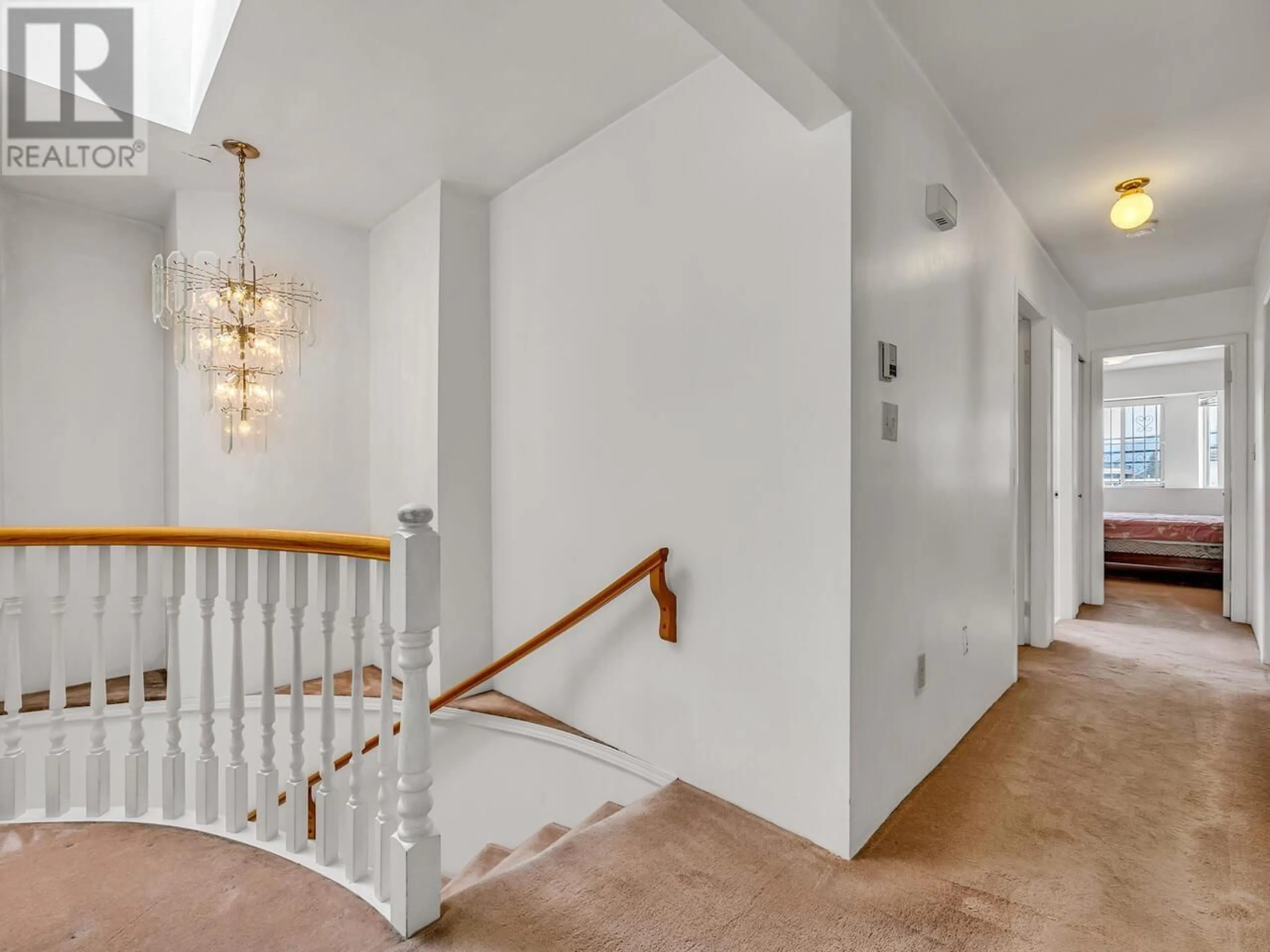Indoor foyer for 3607 22ND AVENUE, Vancouver British Columbia V5M2Z8
