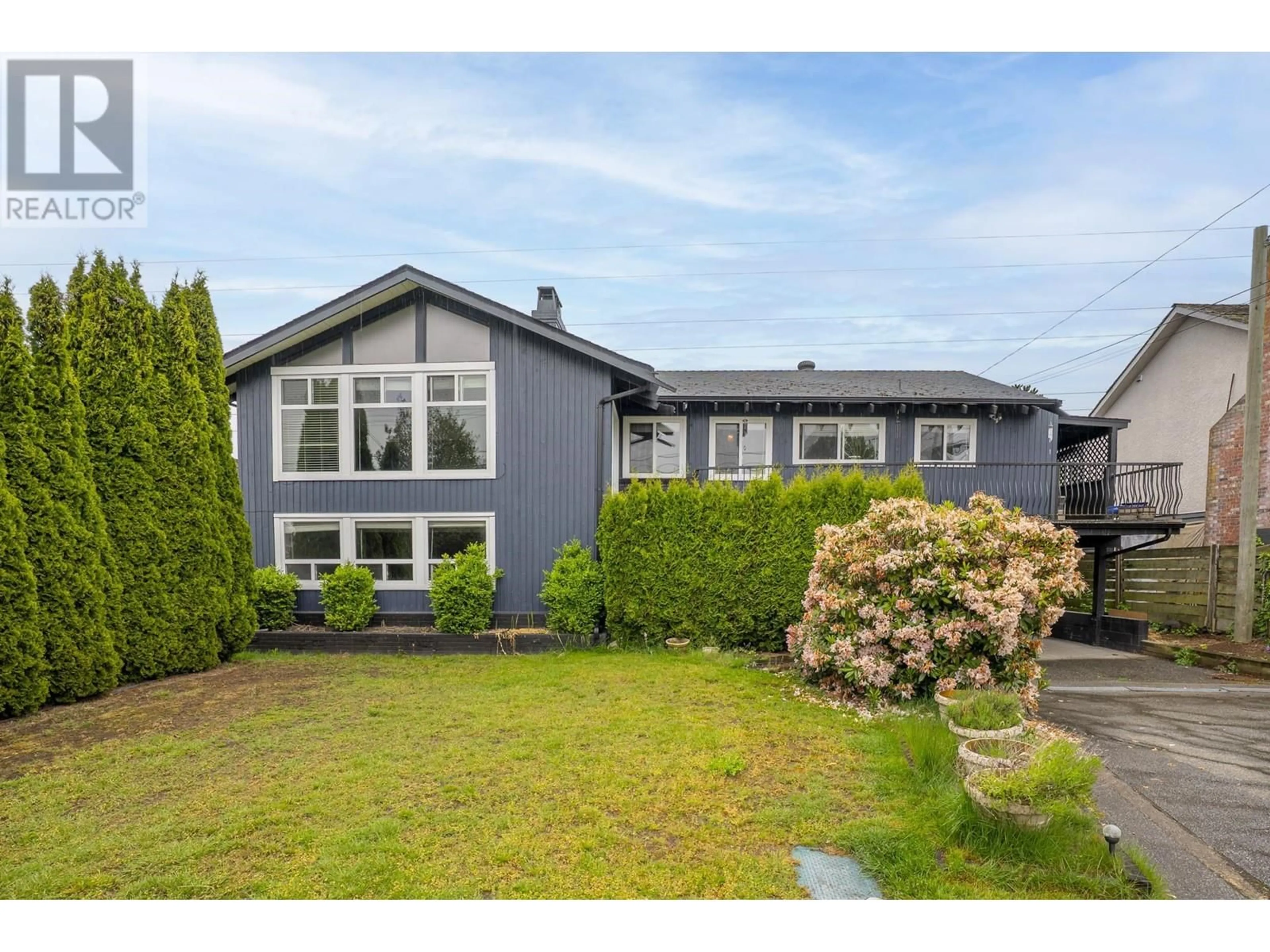 Home with vinyl exterior material, street for 1660 53A STREET, Tsawwassen British Columbia V4M3G4