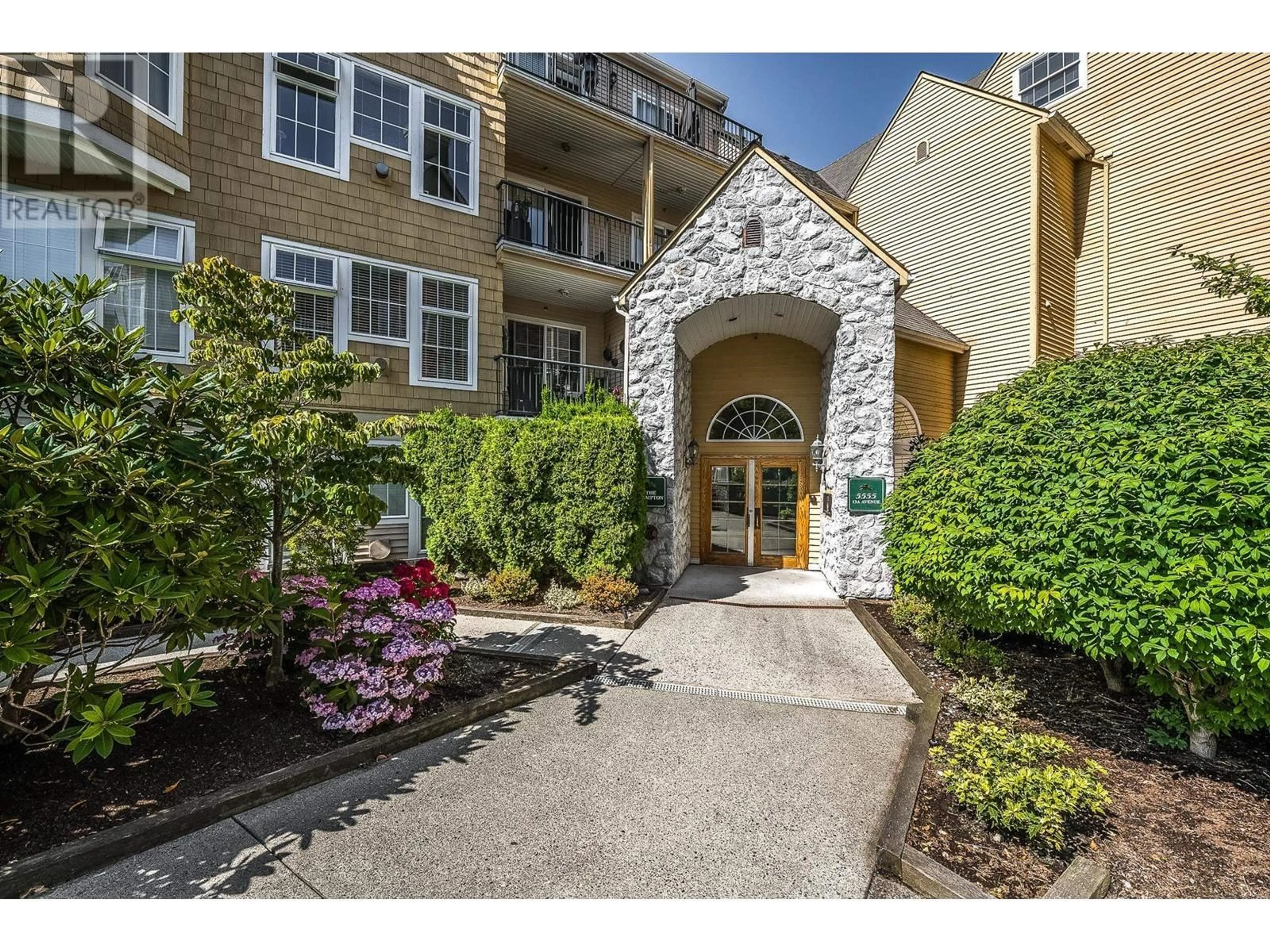 Indoor entryway for 209 - 5555 13A AVENUE, Delta British Columbia V4M2E7