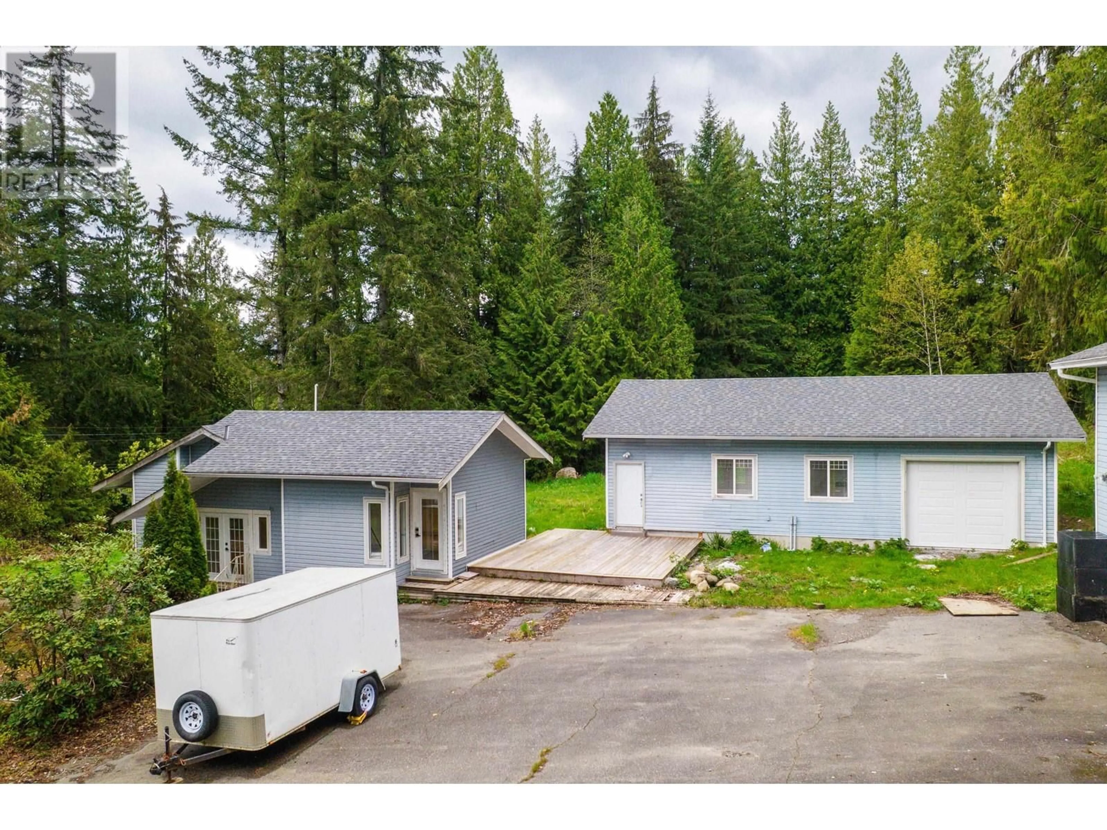 A pic from outside/outdoor area/front of a property/back of a property/a pic from drone, street for 11554 284 STREET, Maple Ridge British Columbia V2W1L9