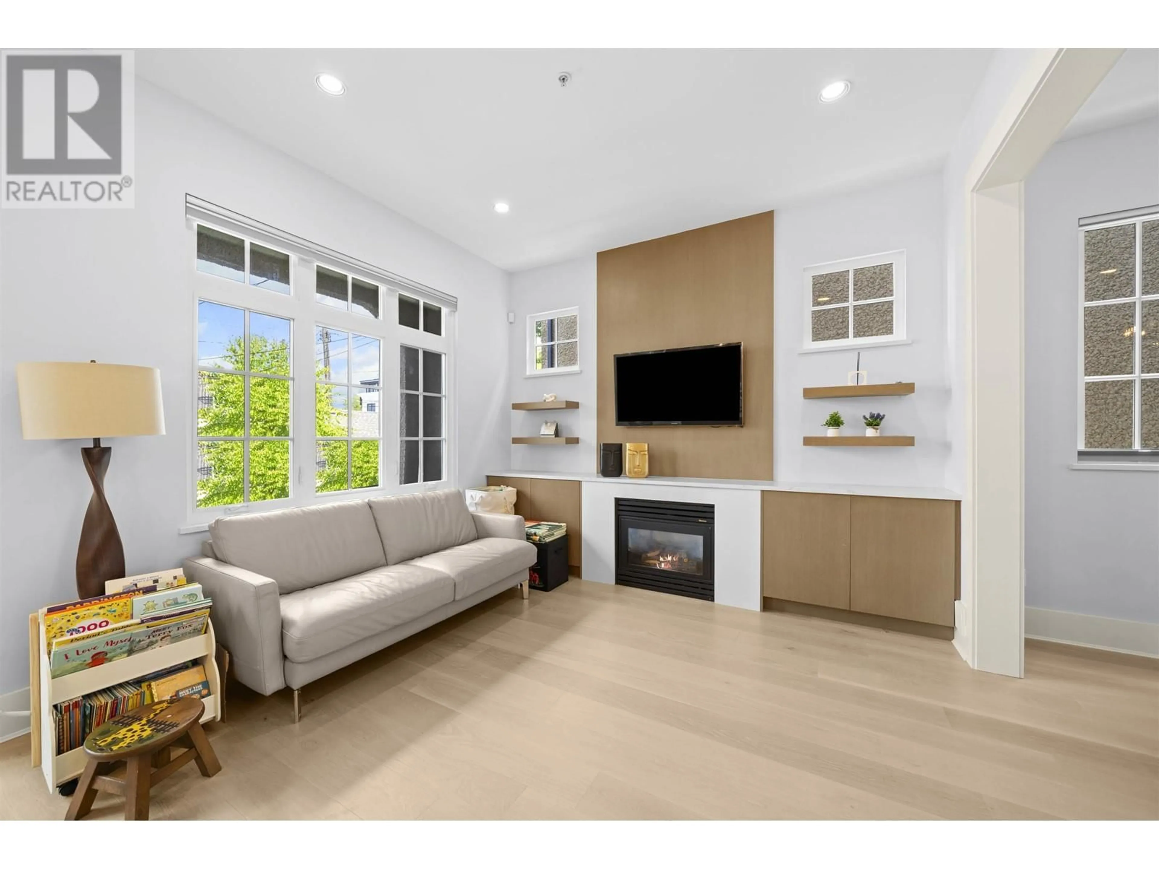 Living room with furniture, unknown for 3711 11TH AVENUE, Vancouver British Columbia V6R2K7