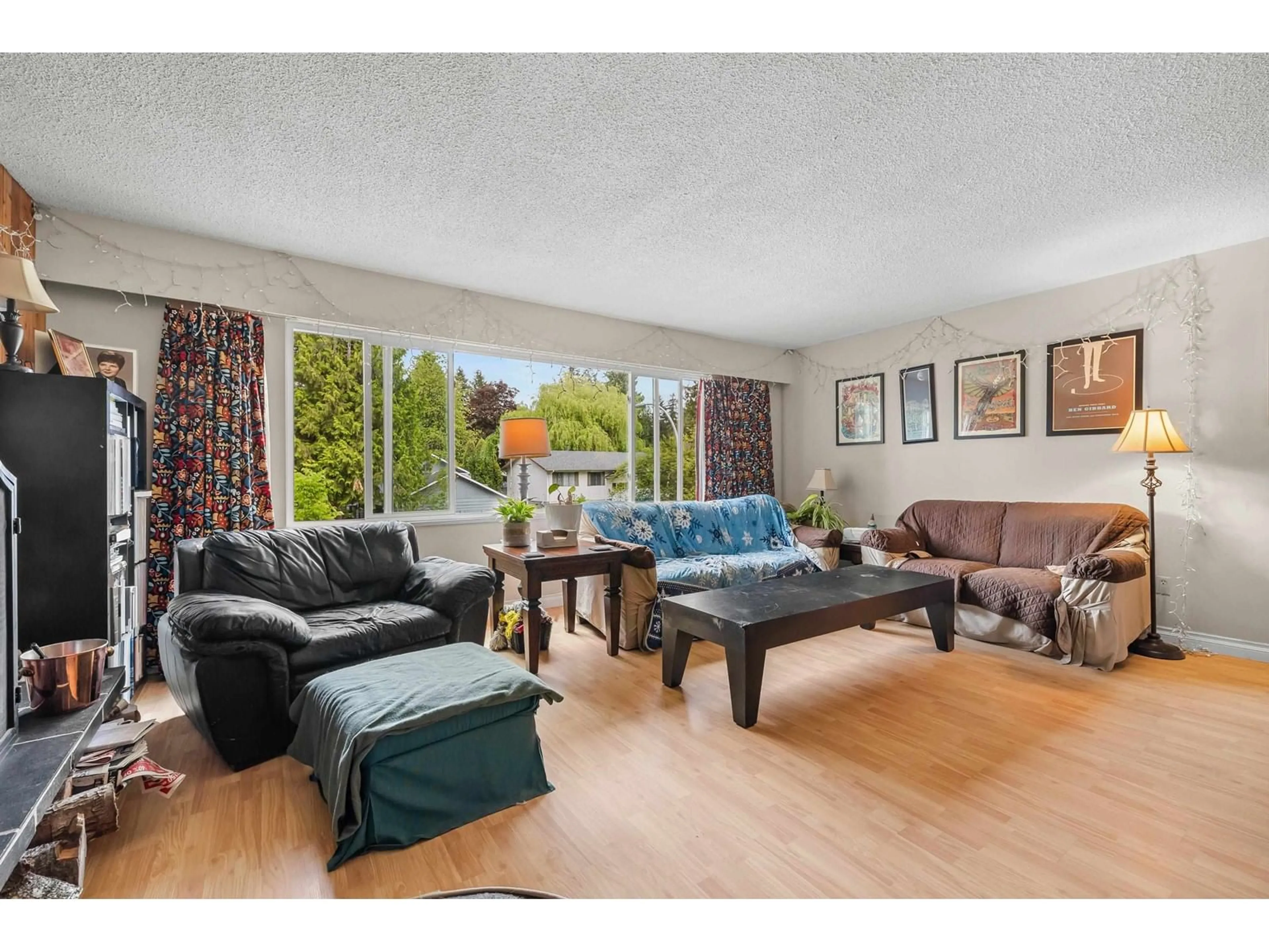 Living room with furniture, unknown for 10281 145, Surrey British Columbia V3R3R5