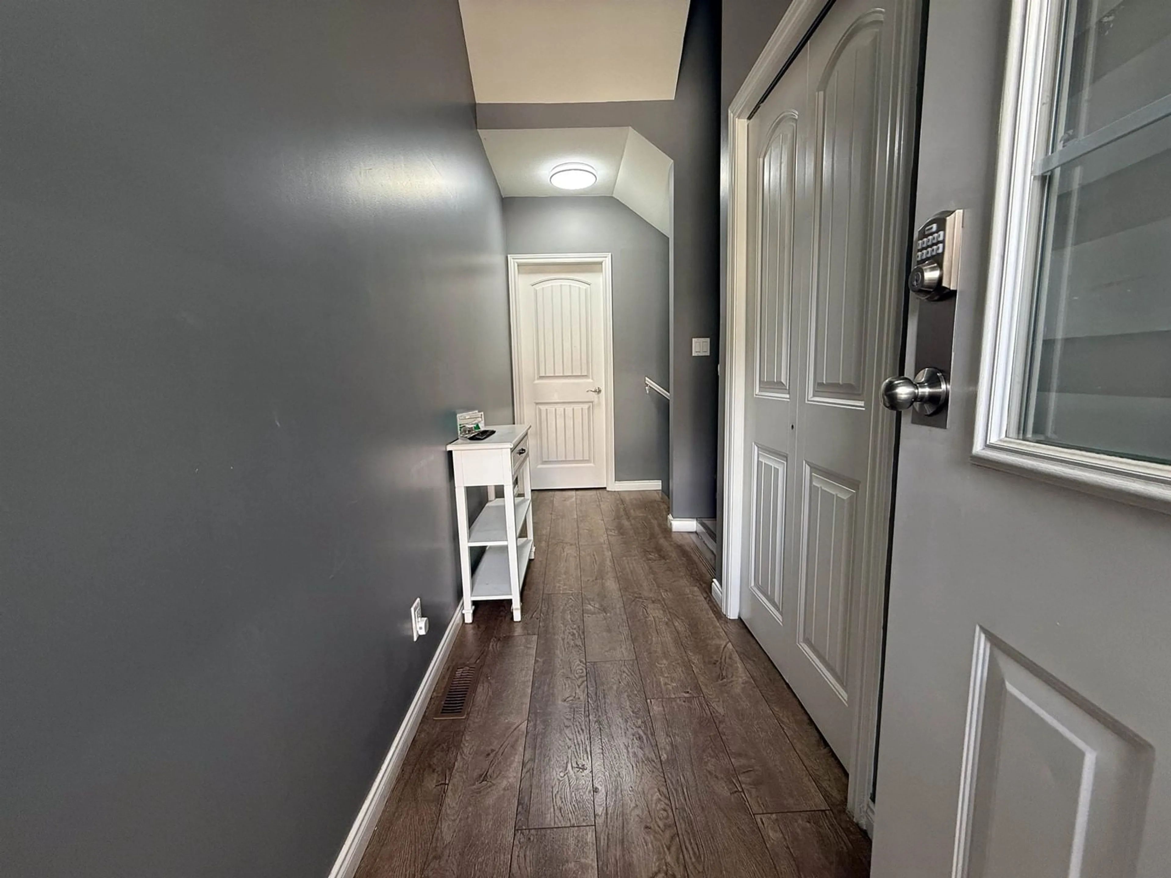 Indoor entryway for 25 - 7518 138, Surrey British Columbia V3W1S1