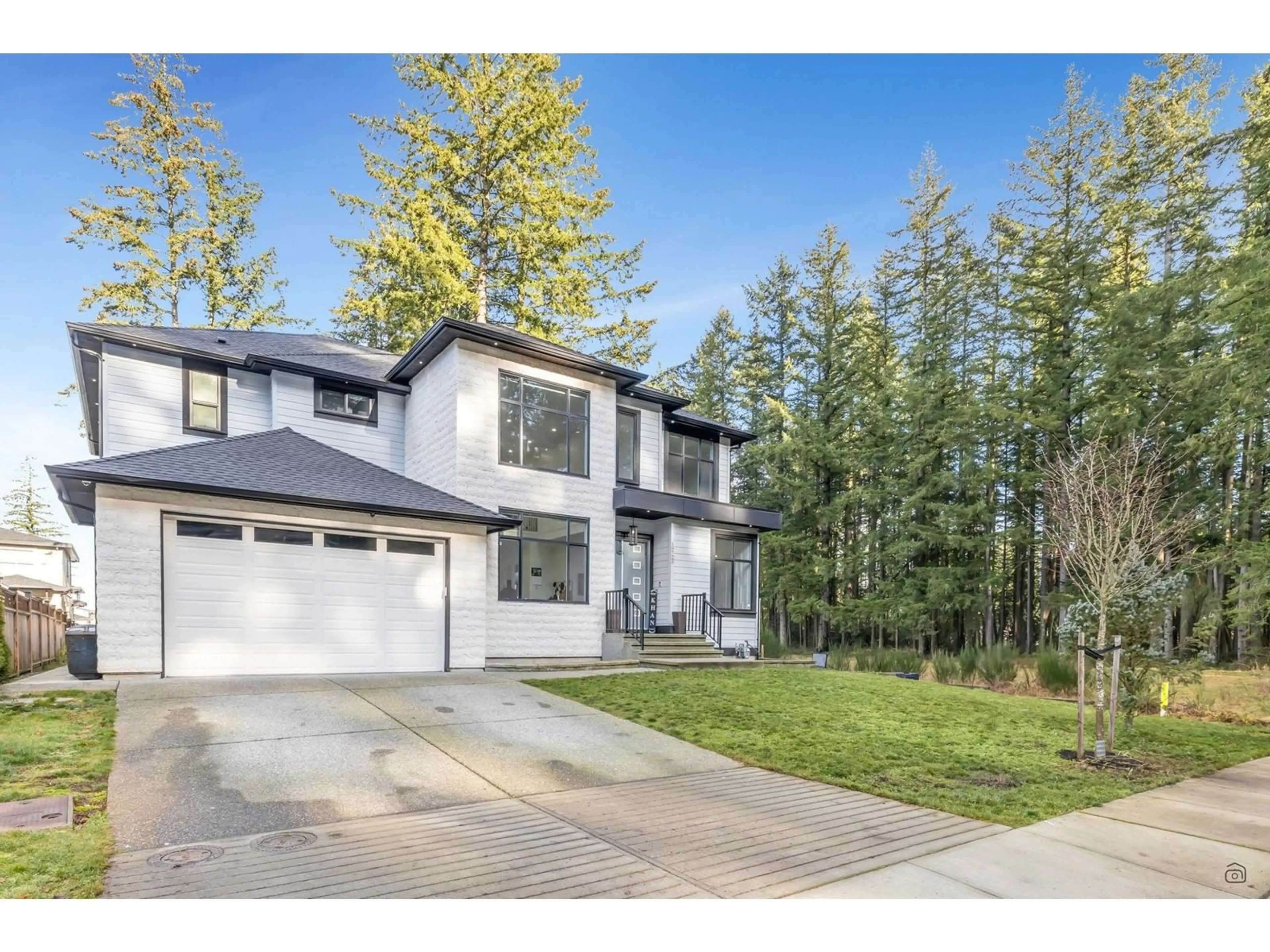 Home with vinyl exterior material, street for 19723 31 A, Langley British Columbia V2Z0B2