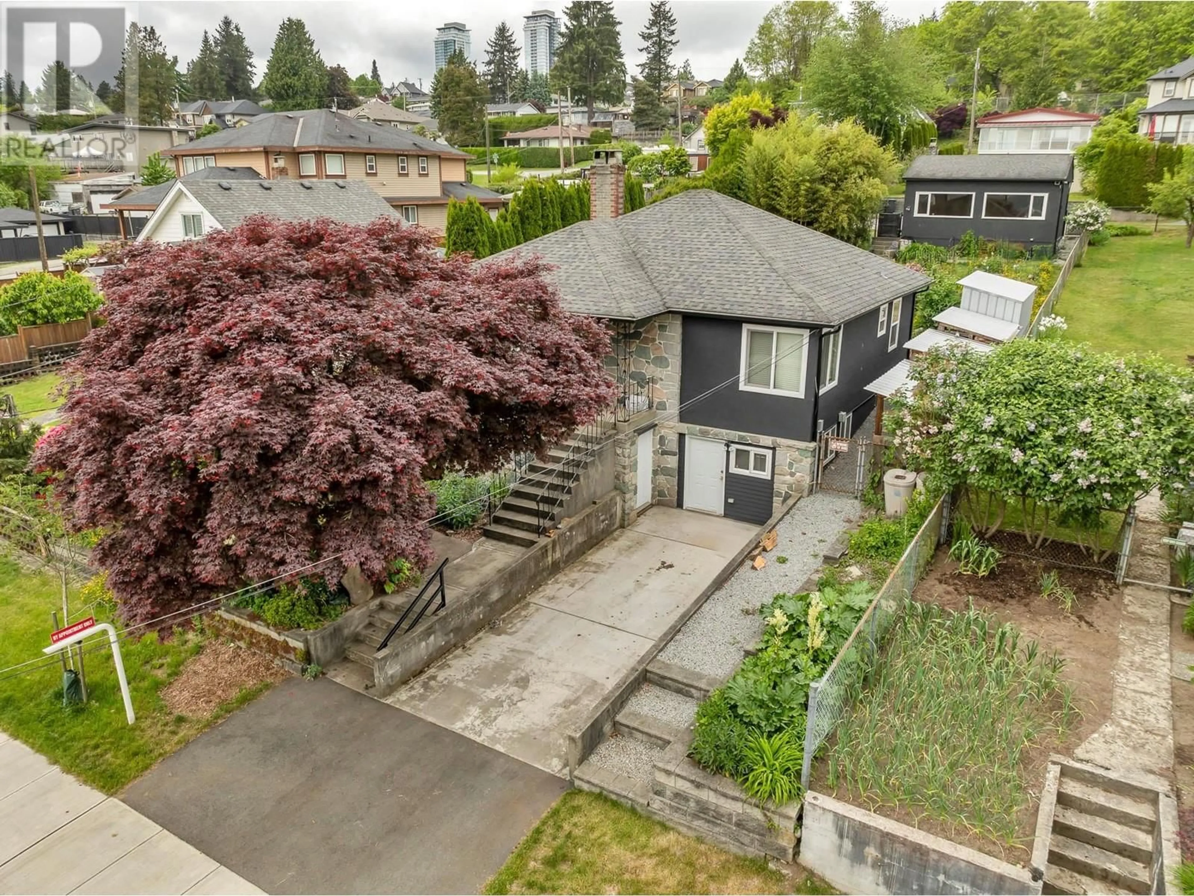 A pic from outside/outdoor area/front of a property/back of a property/a pic from drone, street for 1305 THOMAS AVENUE, Coquitlam British Columbia V3K2L4