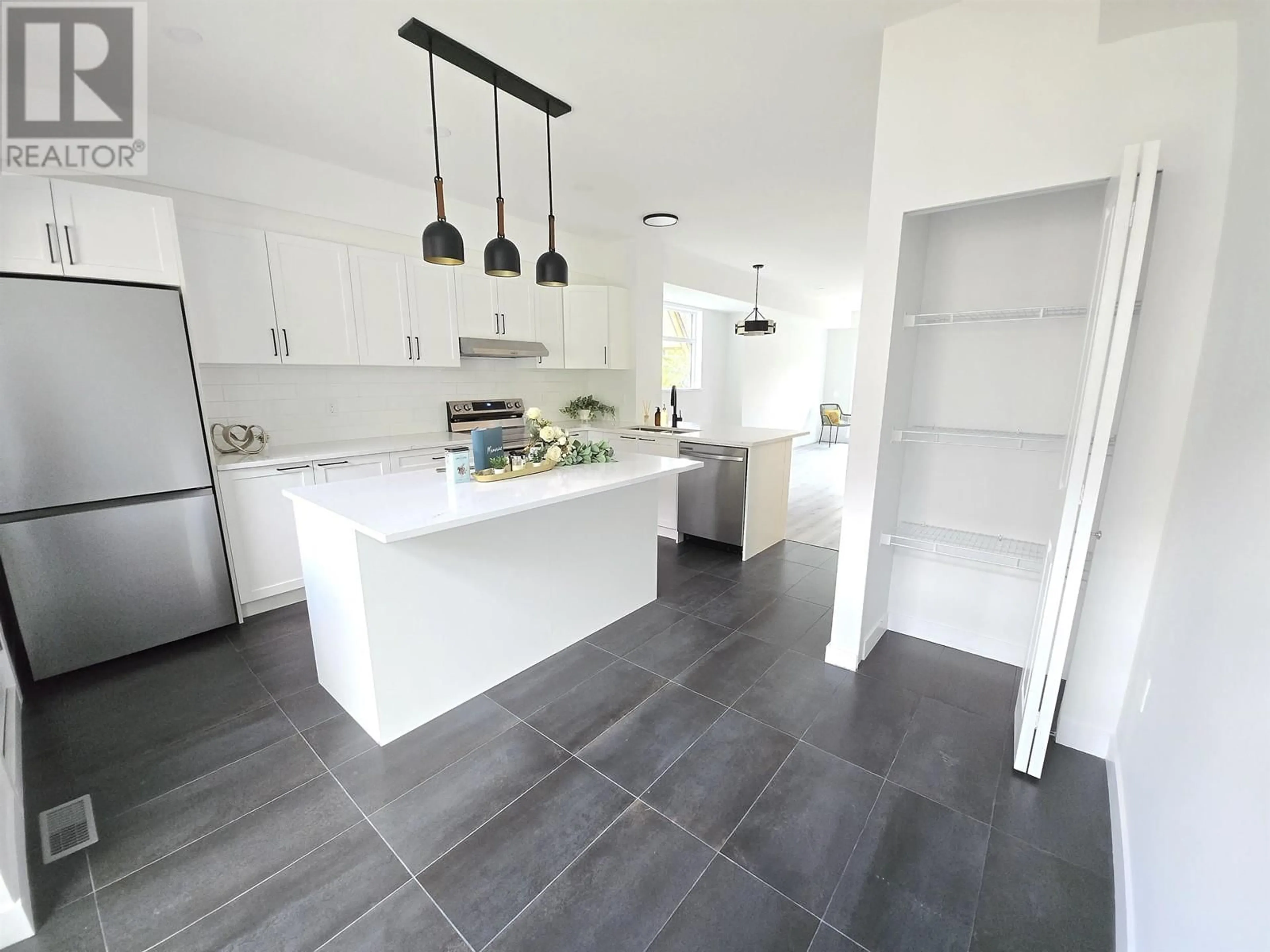 Contemporary kitchen, ceramic/tile floor for 73 - 2000 PANORAMA DRIVE, Port Moody British Columbia V3H5J5