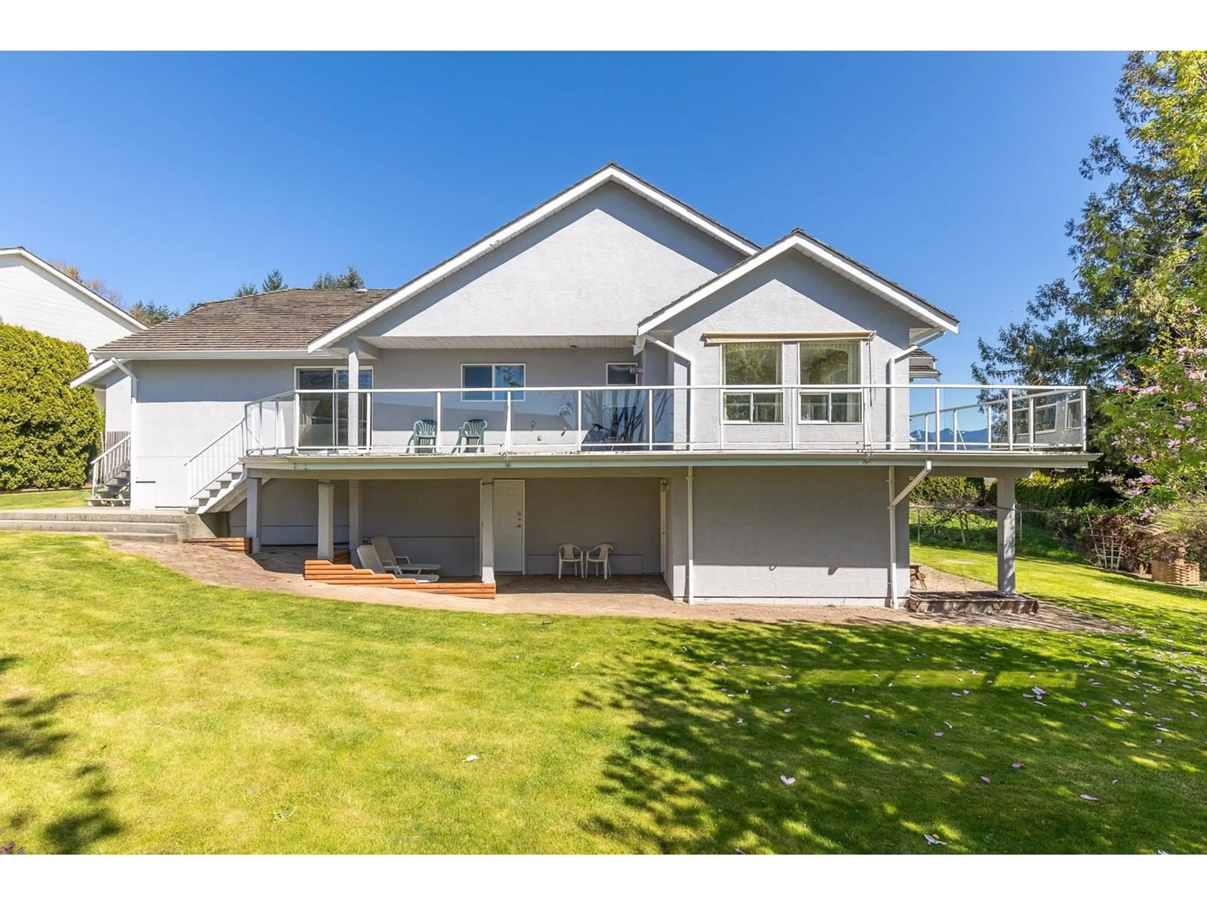 Home with vinyl exterior material, water/lake/river/ocean view for 35148 KNOX, Abbotsford British Columbia V3G2W3