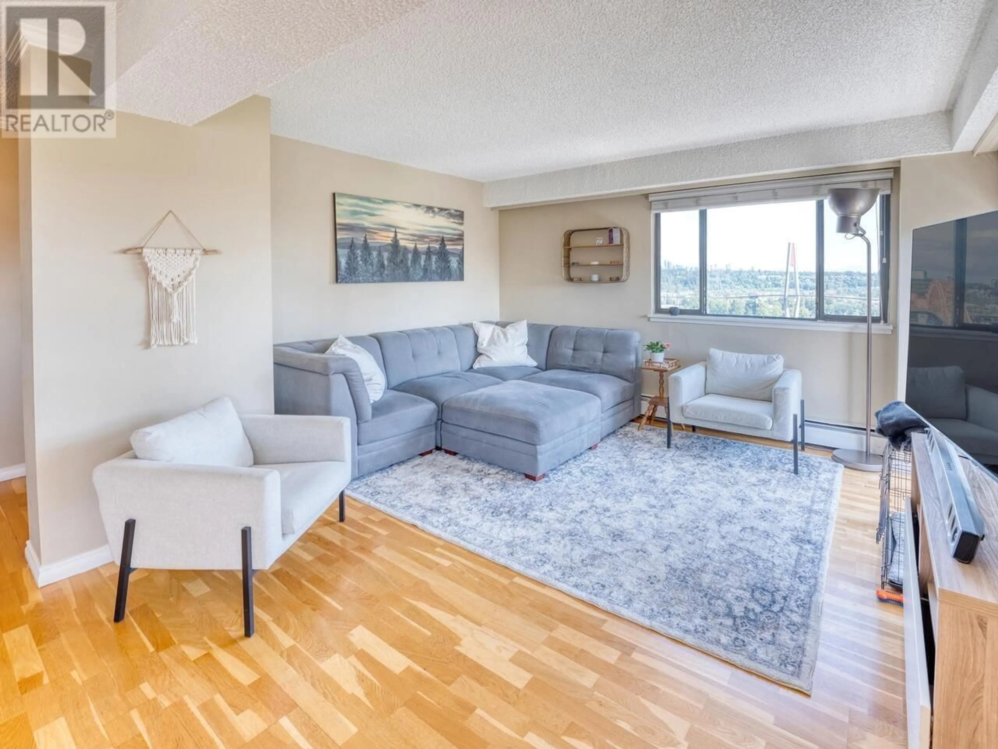 Living room with furniture, unknown for 1003 - 47 AGNES STREET, New Westminster British Columbia V3L1E2