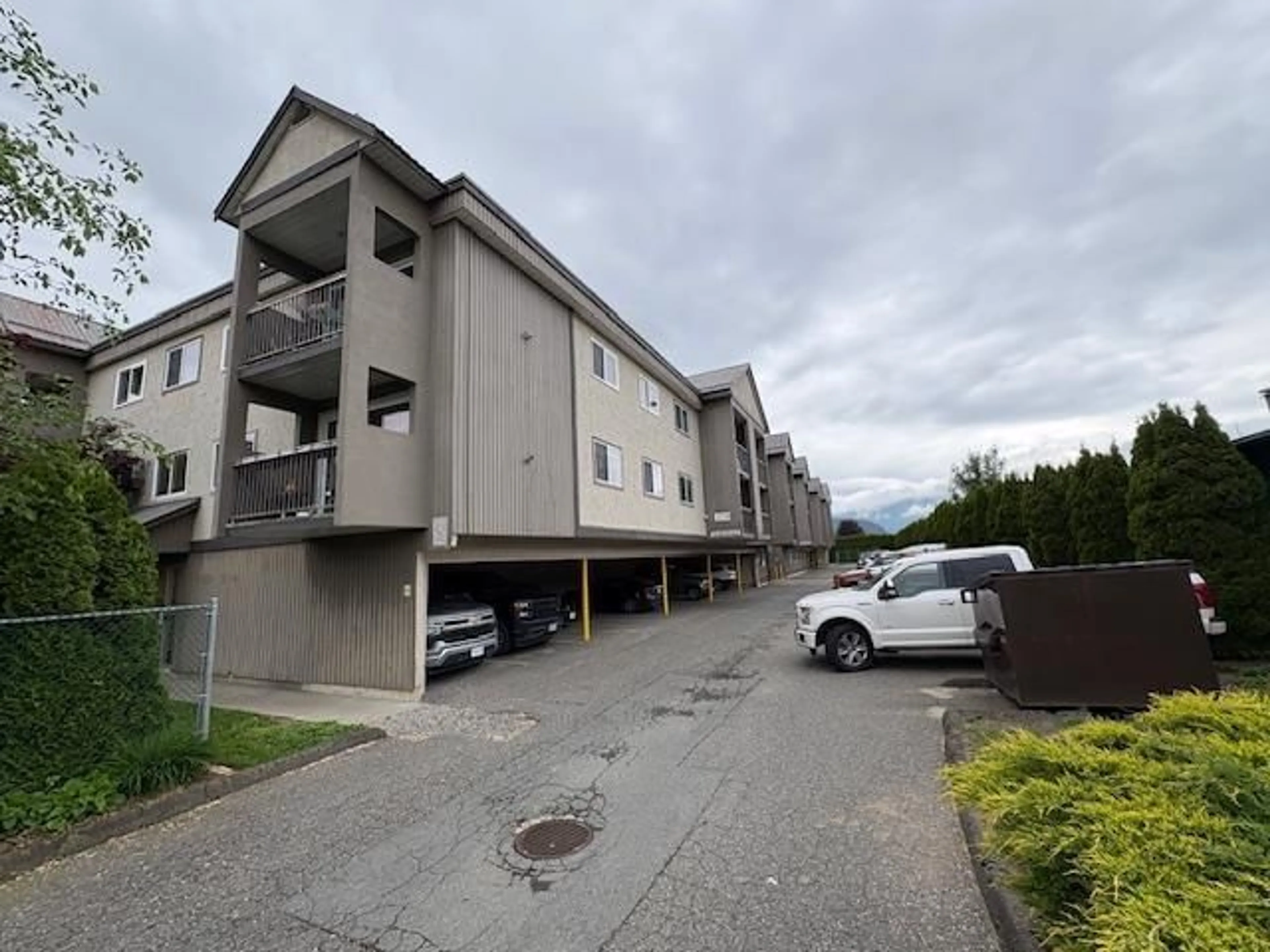 A pic from outside/outdoor area/front of a property/back of a property/a pic from drone, street for 230 - 1783 AGASSIZ-ROSEDALE NO 9 HIGHWAY, Agassiz British Columbia V0M1A4