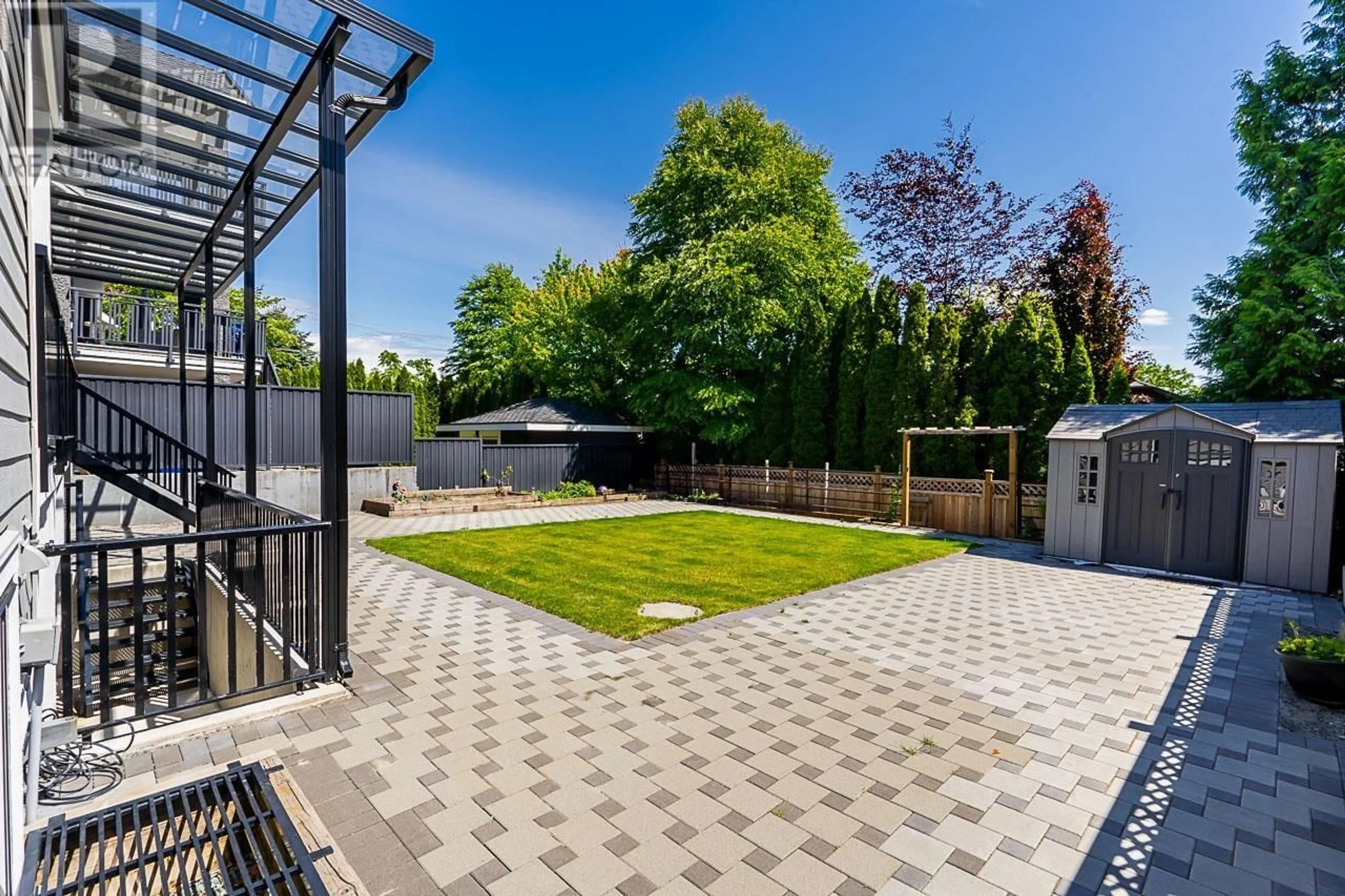 Patio, street for 208 BLACKMAN STREET, New Westminster British Columbia V3L2A7