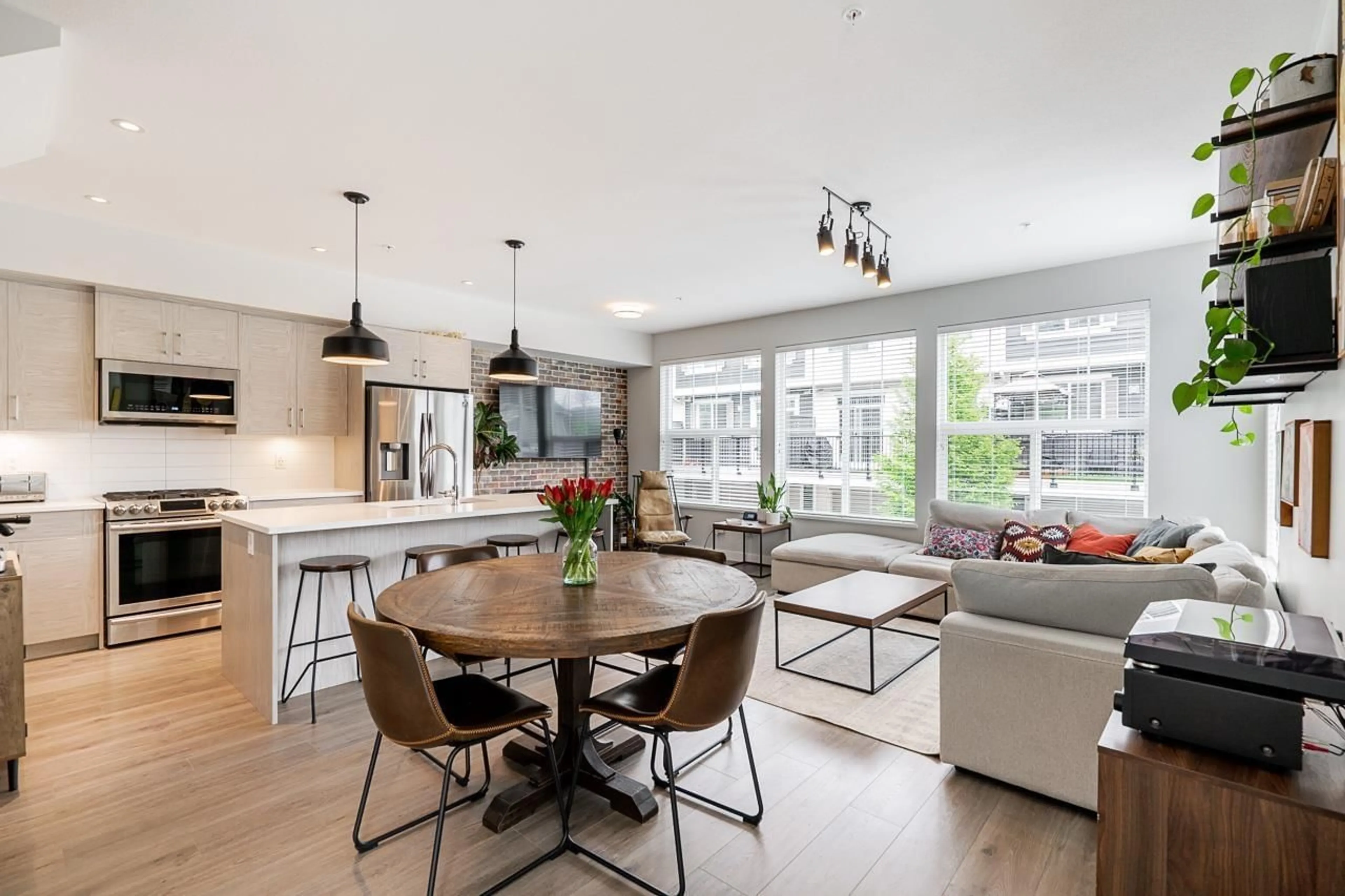 Open concept kitchen, unknown for 19 - 8371 202B, Langley British Columbia V2Y4K6