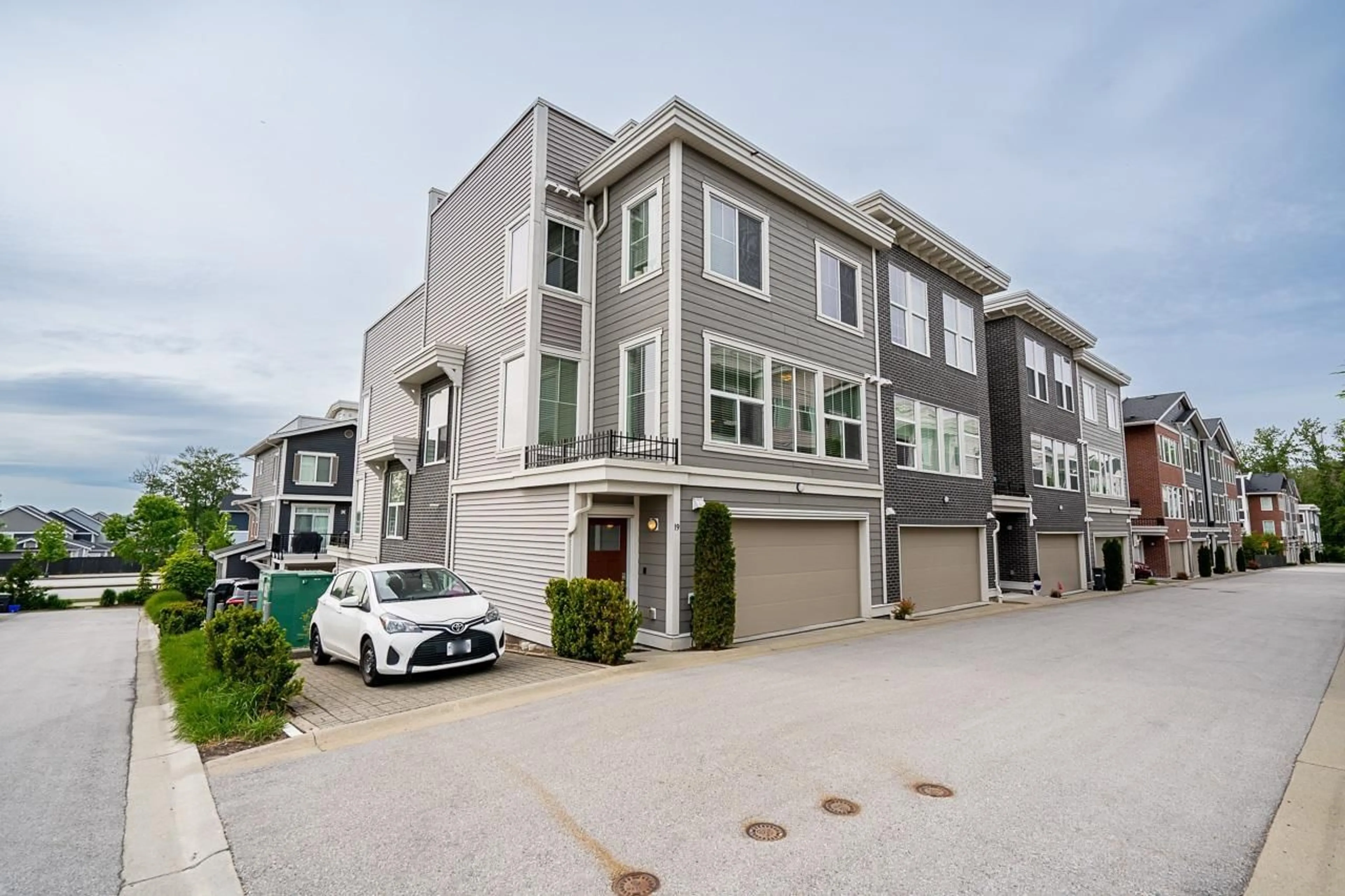 A pic from outside/outdoor area/front of a property/back of a property/a pic from drone, street for 19 - 8371 202B, Langley British Columbia V2Y4K6