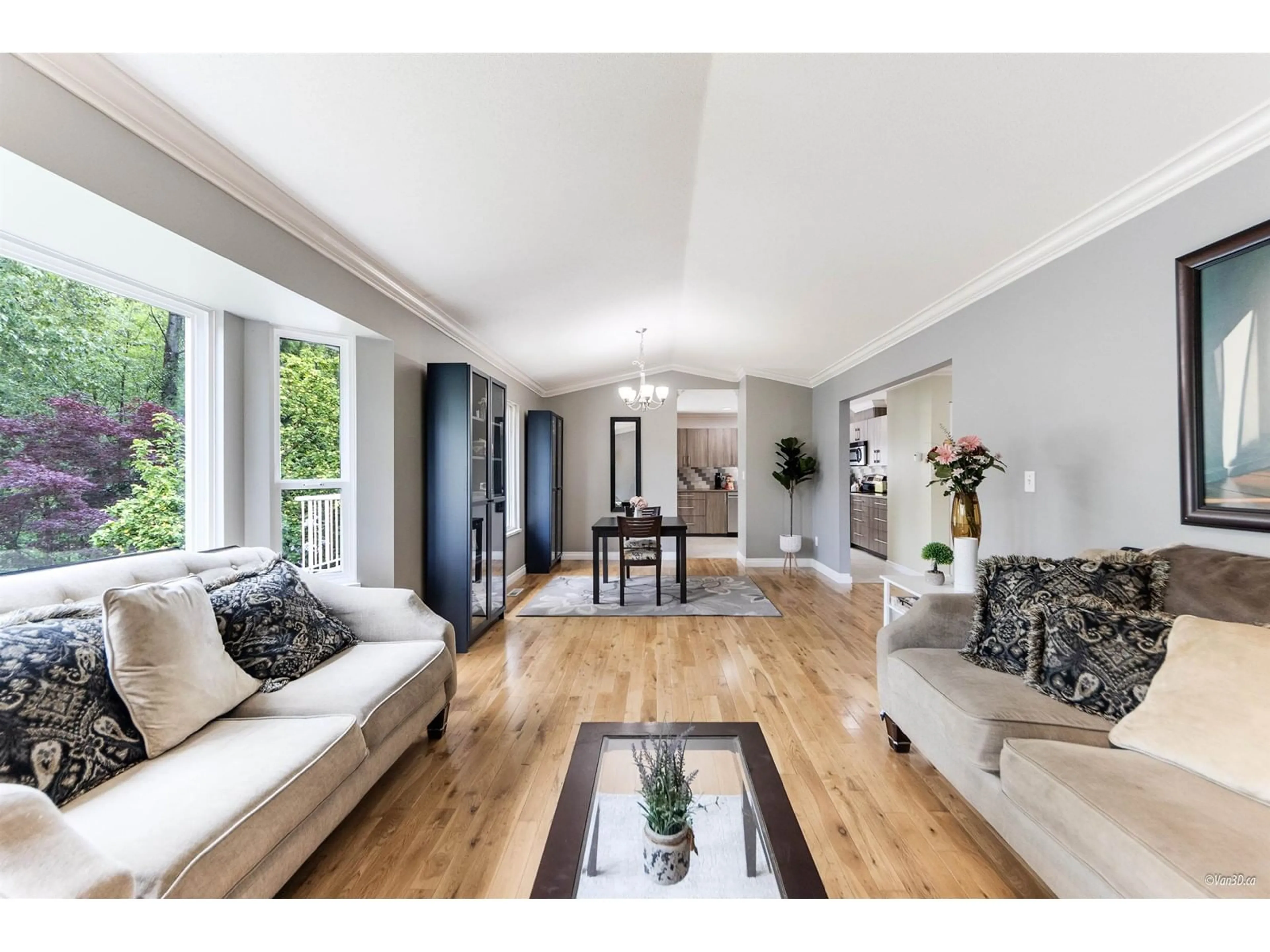 Living room with furniture, wood/laminate floor for 11468 ROXBURGH, Surrey British Columbia V3R0W4
