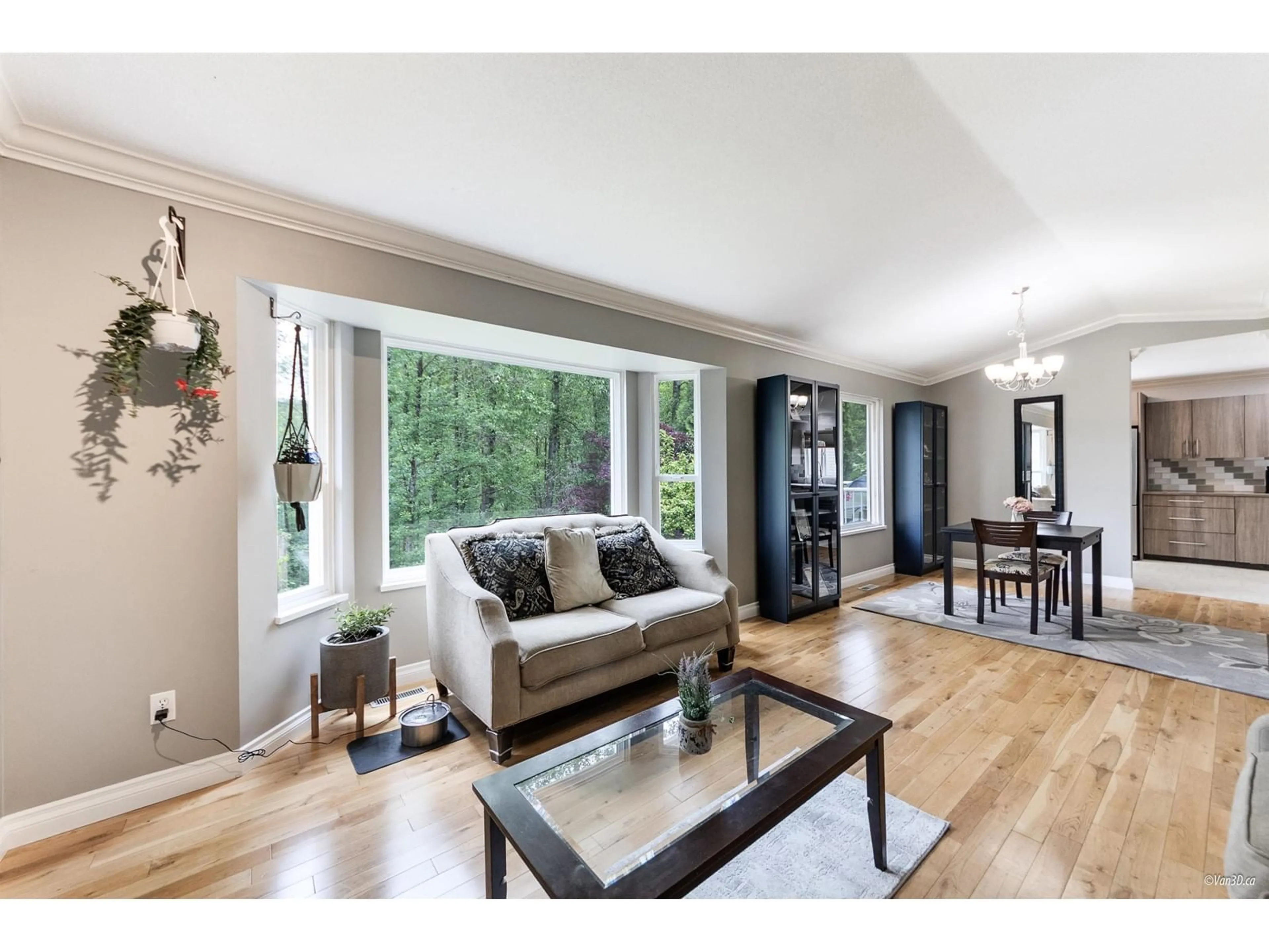 Living room with furniture, wood/laminate floor for 11468 ROXBURGH, Surrey British Columbia V3R0W4