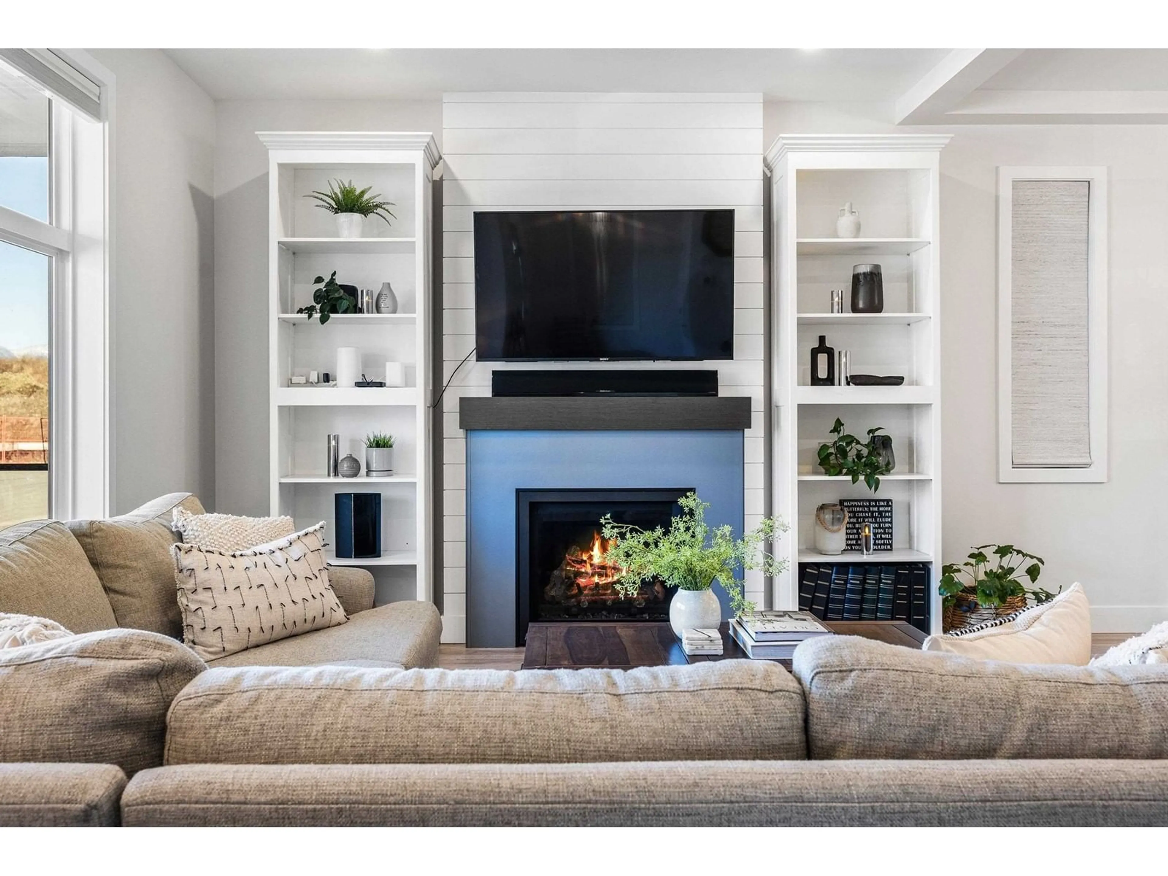 Living room with furniture, unknown for 126 - 46211 PROMONTORY ROAD, Chilliwack British Columbia V2R6E5