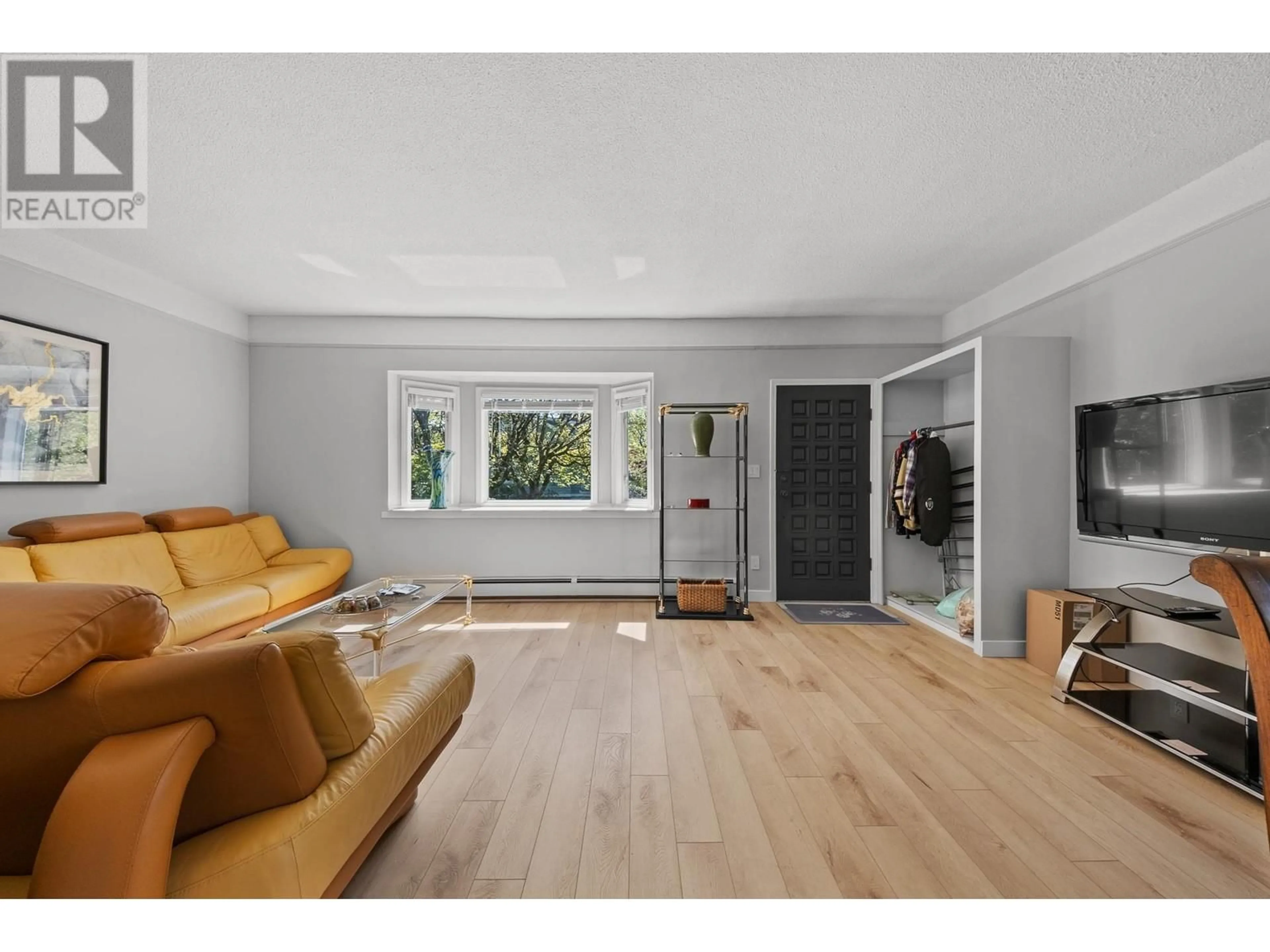 Unknown for 3099 6TH AVENUE, Vancouver British Columbia V6K1X4