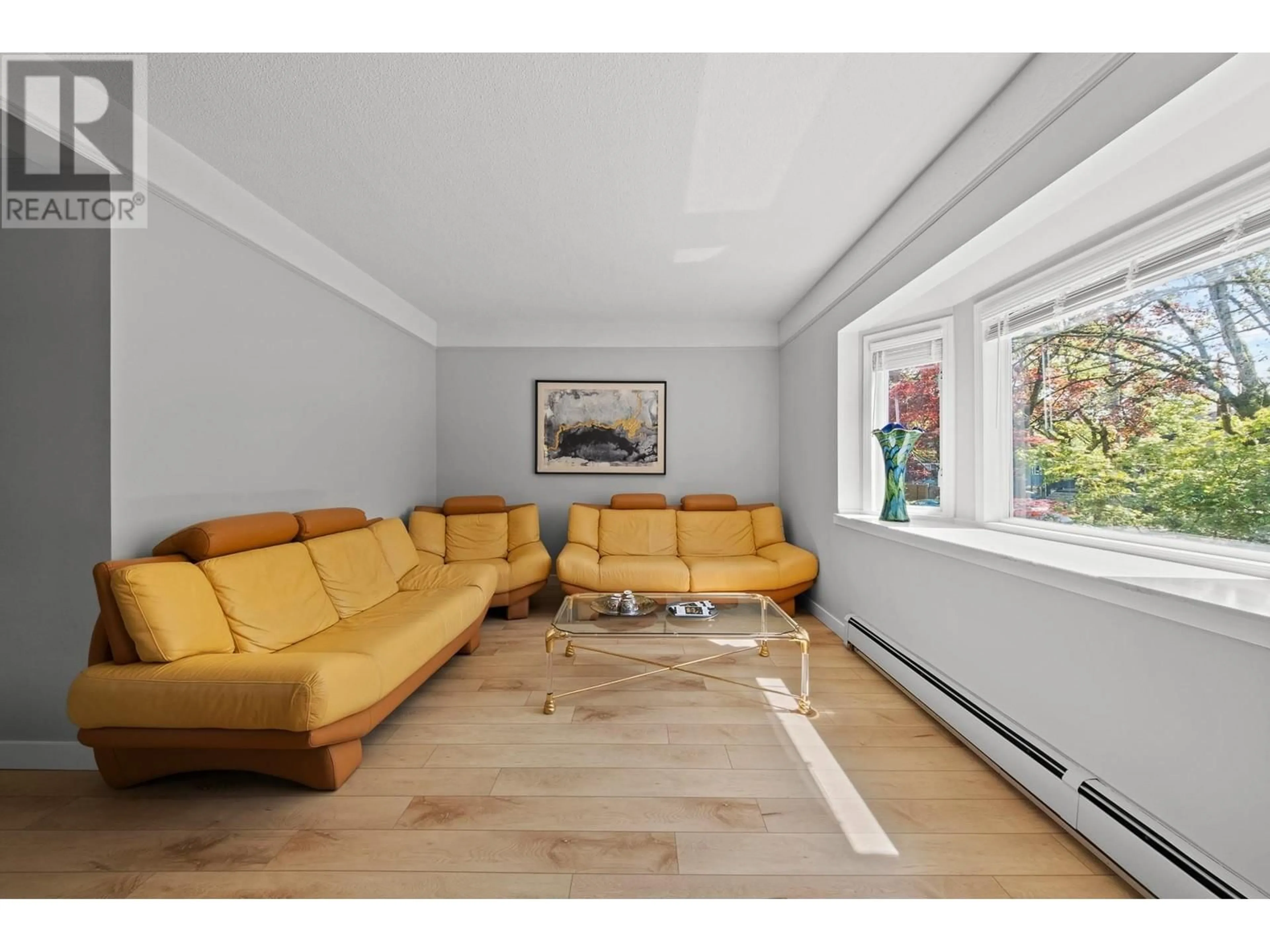 Living room with furniture, unknown for 3099 6TH AVENUE, Vancouver British Columbia V6K1X4