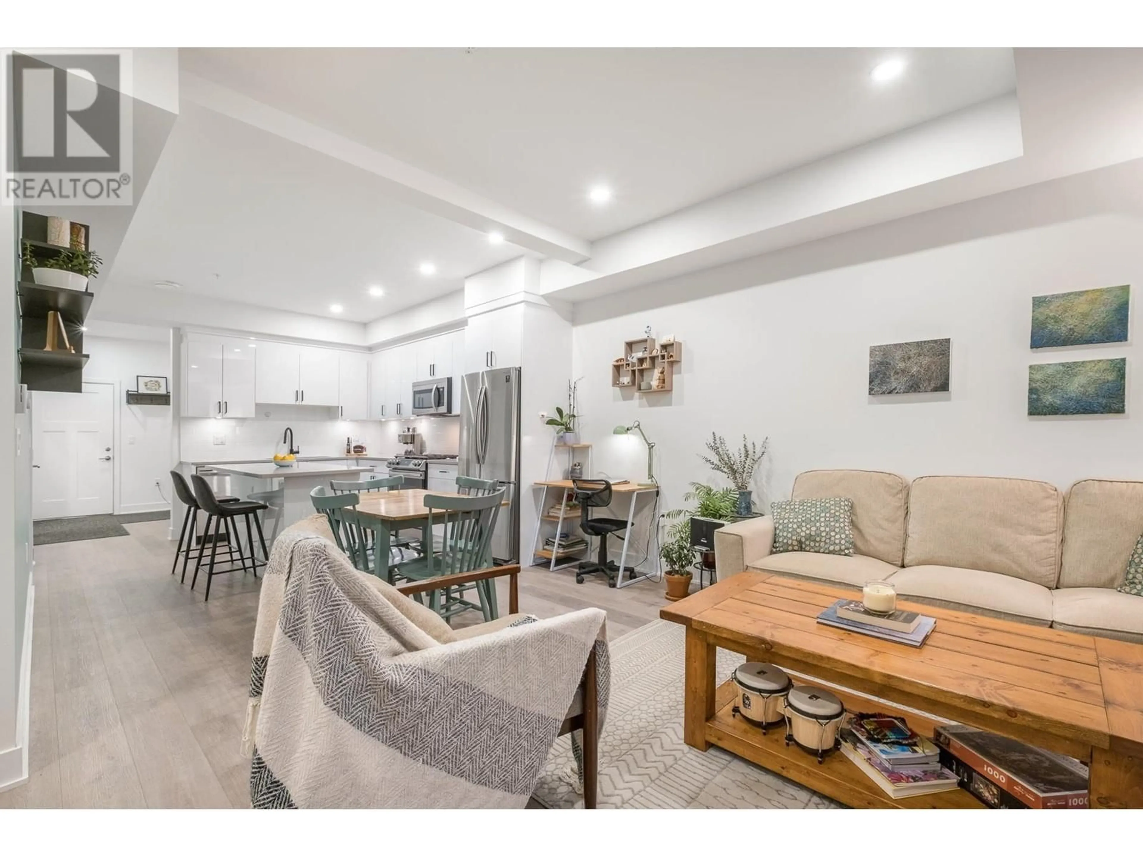 Open concept kitchen, unknown for 203 - 37808 THIRD AVENUE, Squamish British Columbia V8B1B9