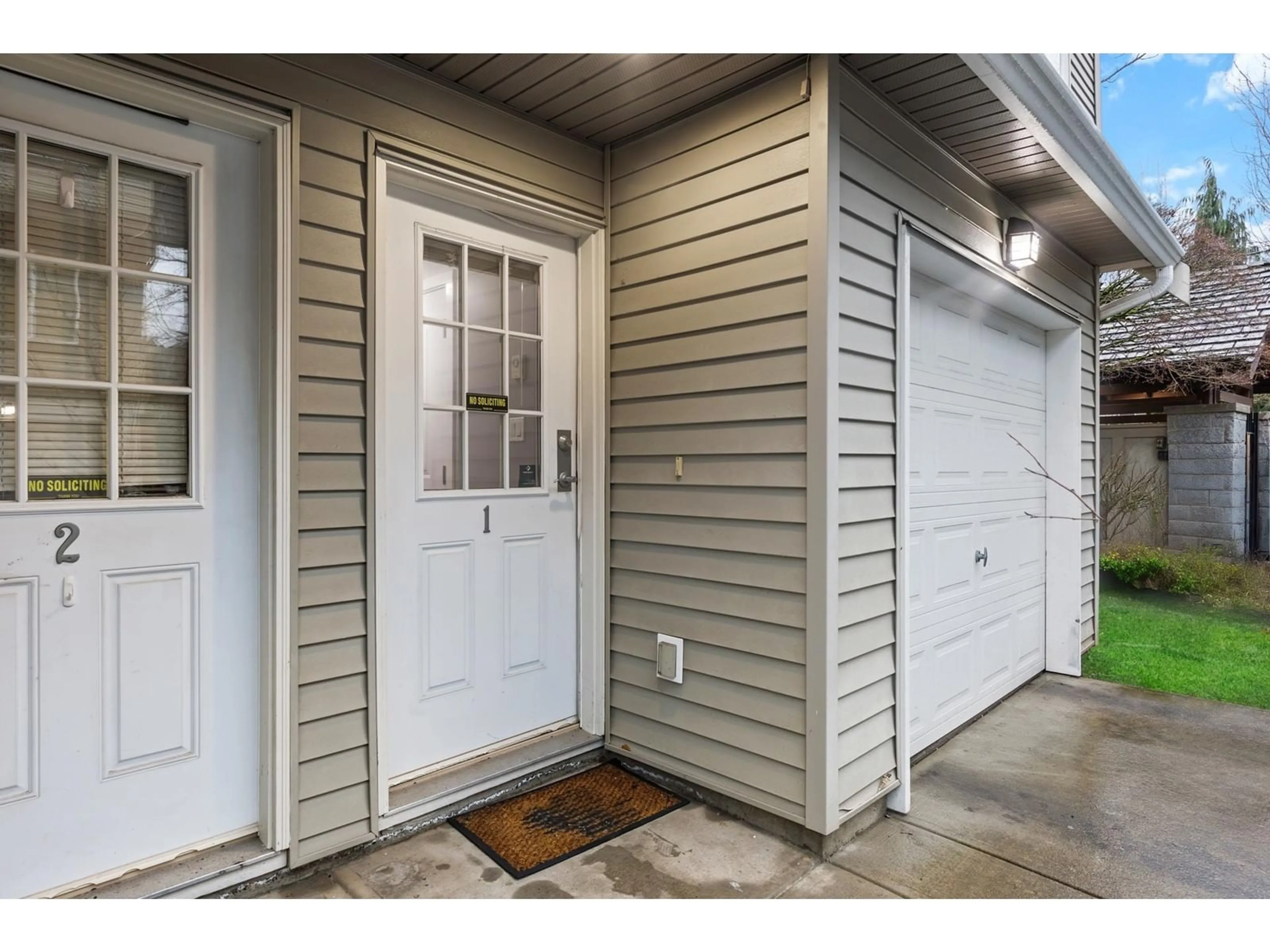 Indoor entryway for 1 - 15175 62A, Surrey British Columbia V3S1X1