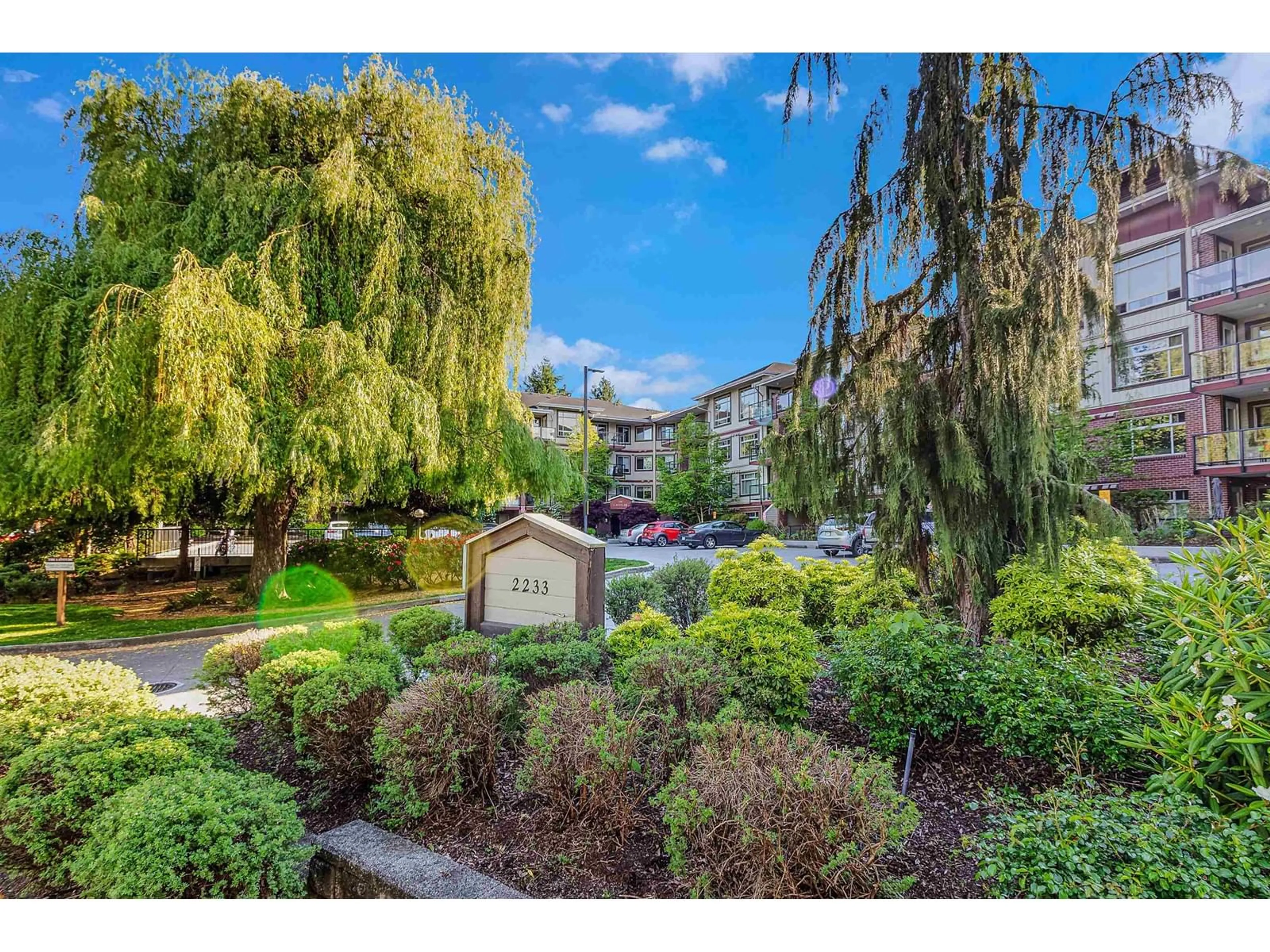 A pic from outside/outdoor area/front of a property/back of a property/a pic from drone, unknown for 335 - 2233 MCKENZIE, Abbotsford British Columbia V2S4A1