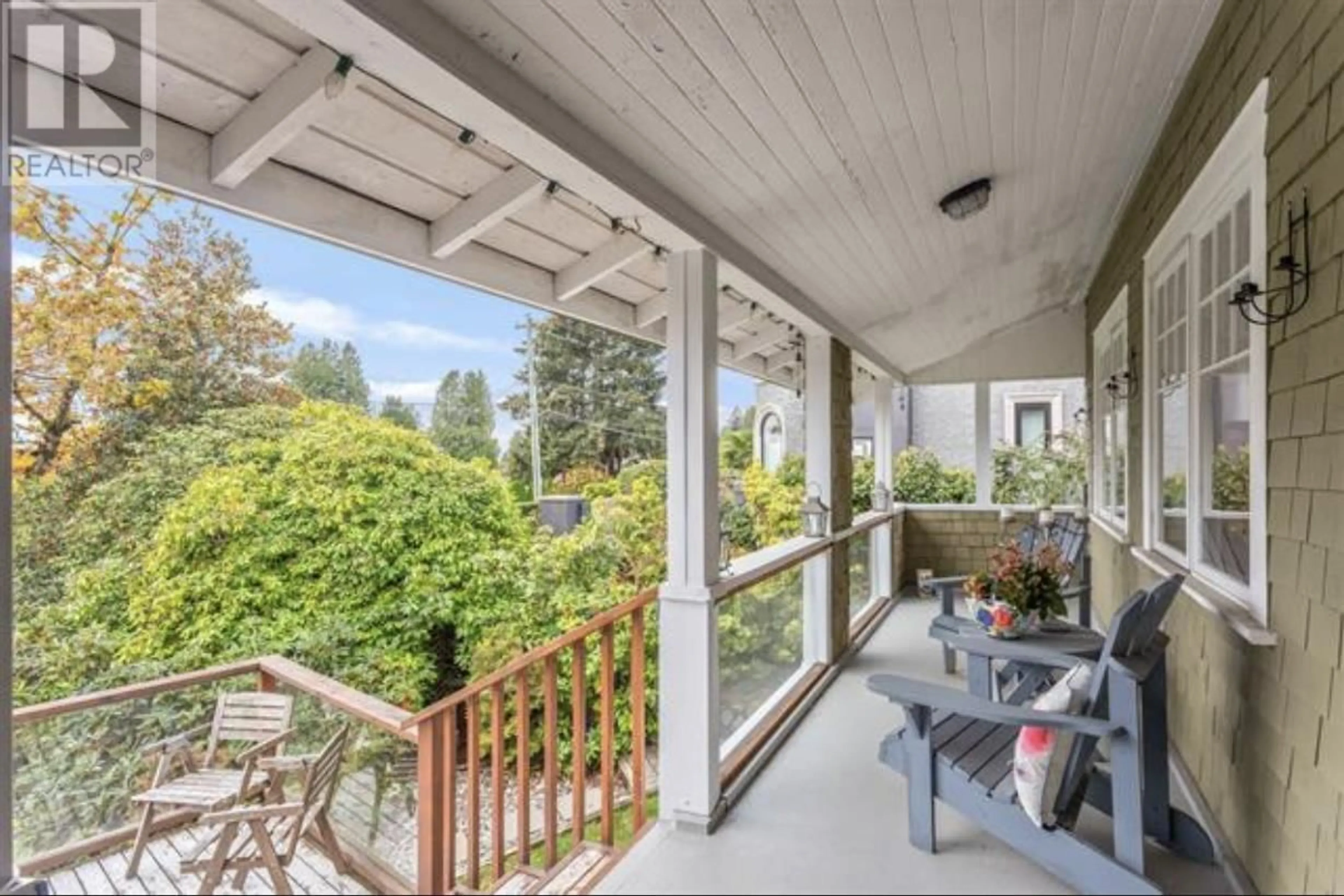 Patio, unknown for 2433 MATHERS AVENUE, West Vancouver British Columbia V7V2H9