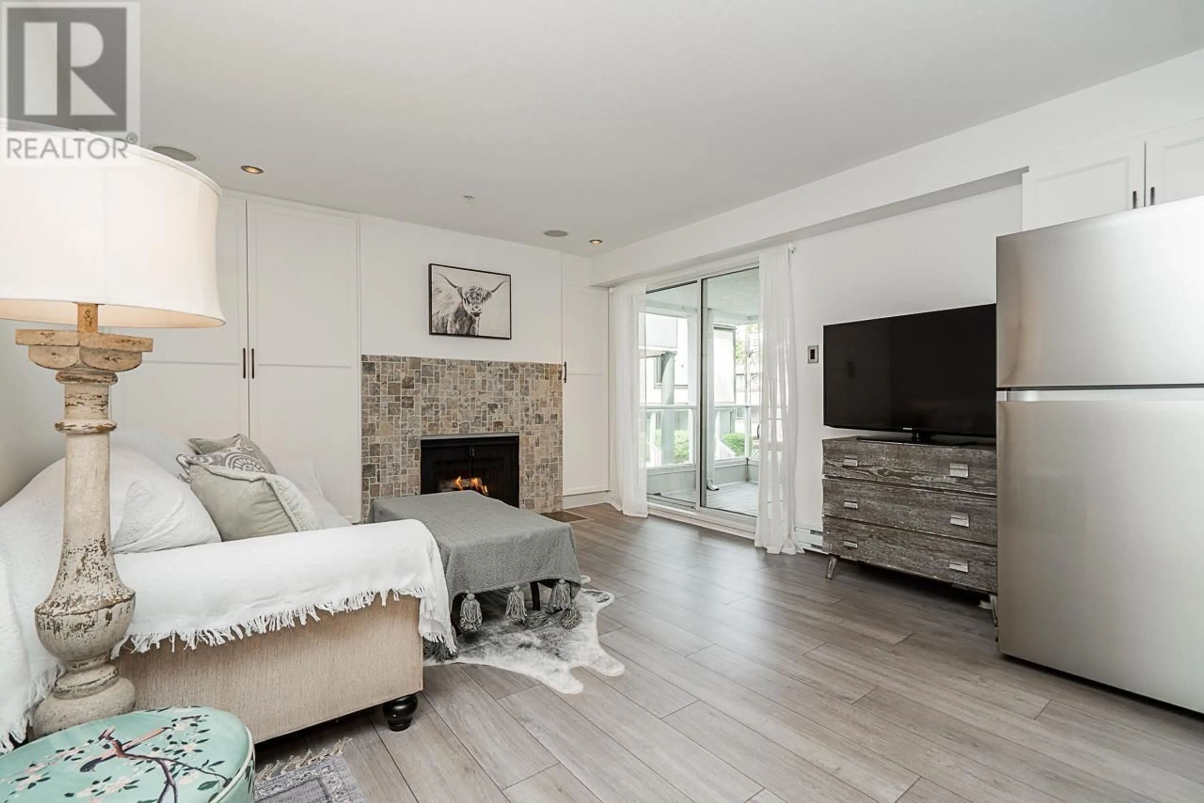 Living room with furniture, unknown for 207 - 2175 3RD AVENUE, Vancouver British Columbia V6K1L2