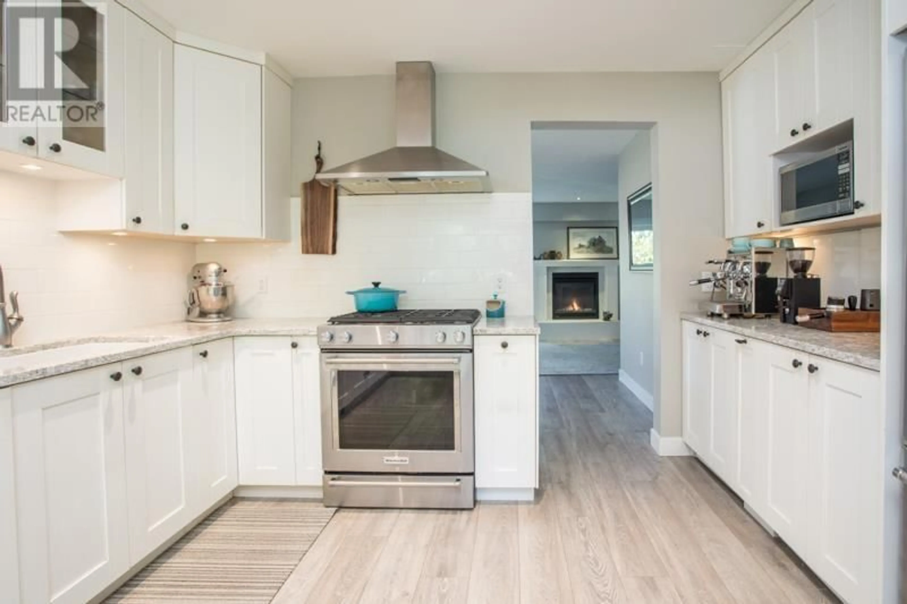 Contemporary kitchen, unknown for 146 - 3031 WILLIAMS ROAD, Richmond British Columbia V7E4G1