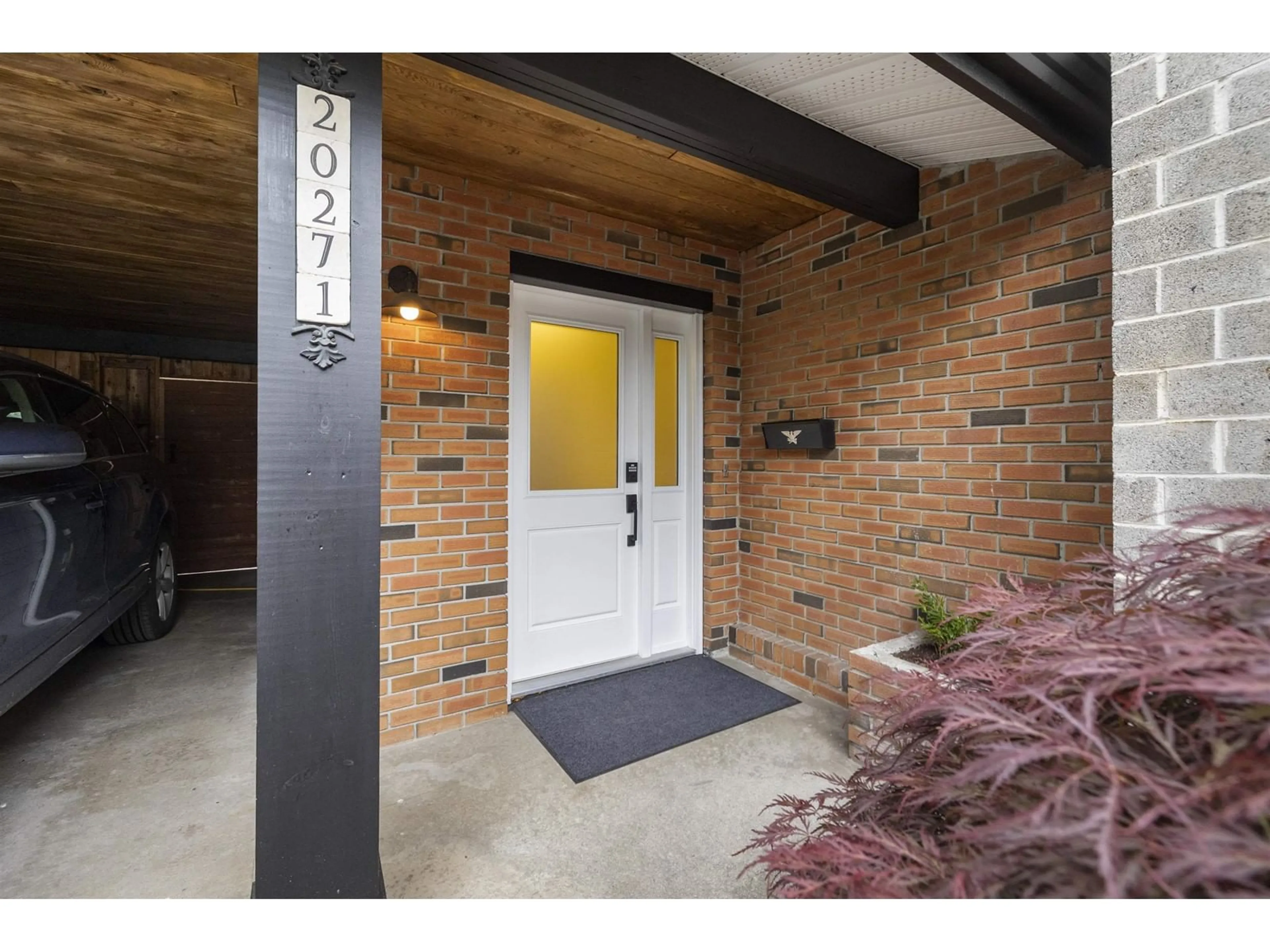 Indoor entryway for 20271 47A, Langley British Columbia V3A5K9