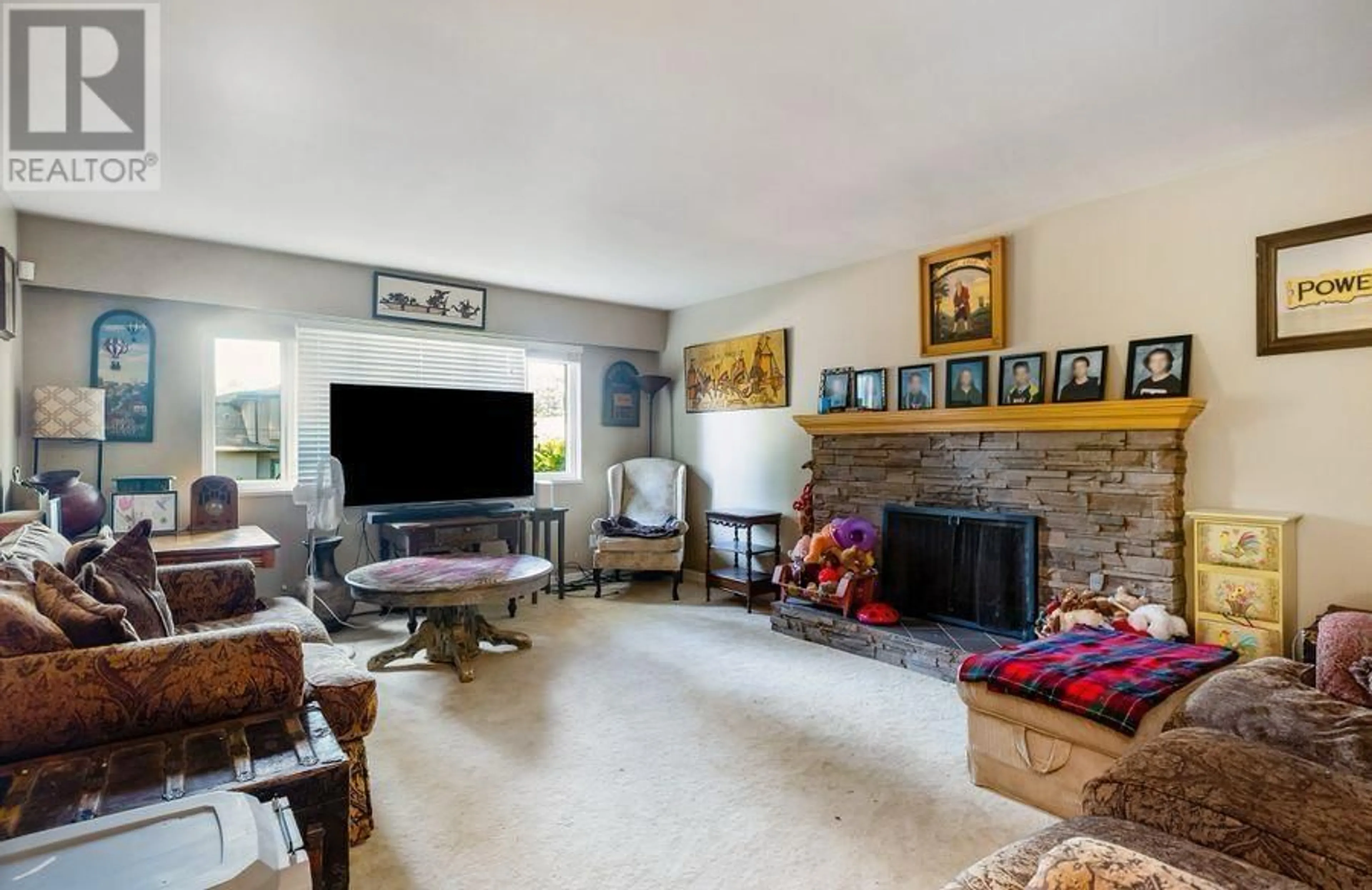 Living room with furniture, unknown for 5116 WINSKILL DRIVE, Tsawwassen British Columbia V4M2C8