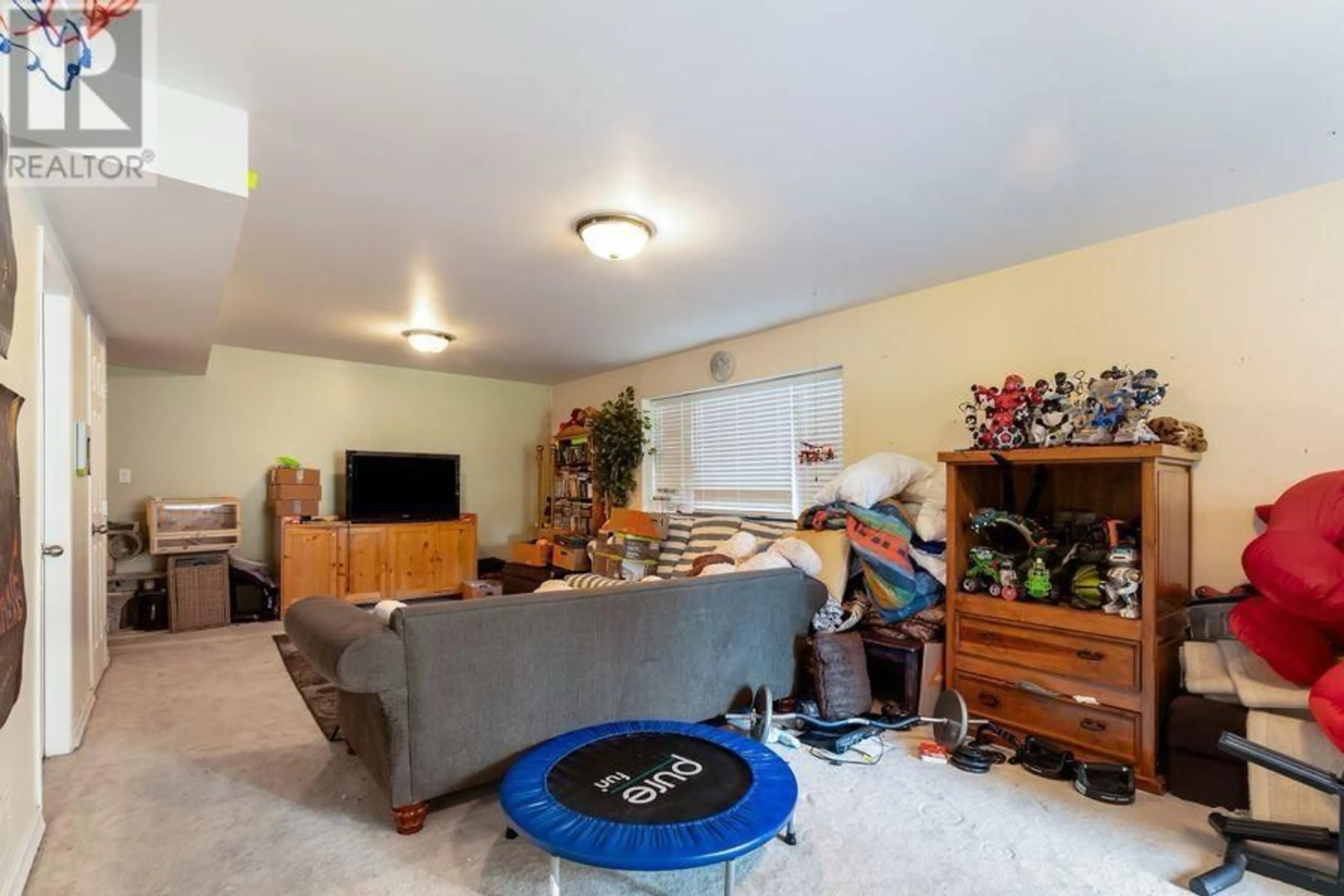 Living room with furniture, unknown for 5116 WINSKILL DRIVE, Tsawwassen British Columbia V4M2C8